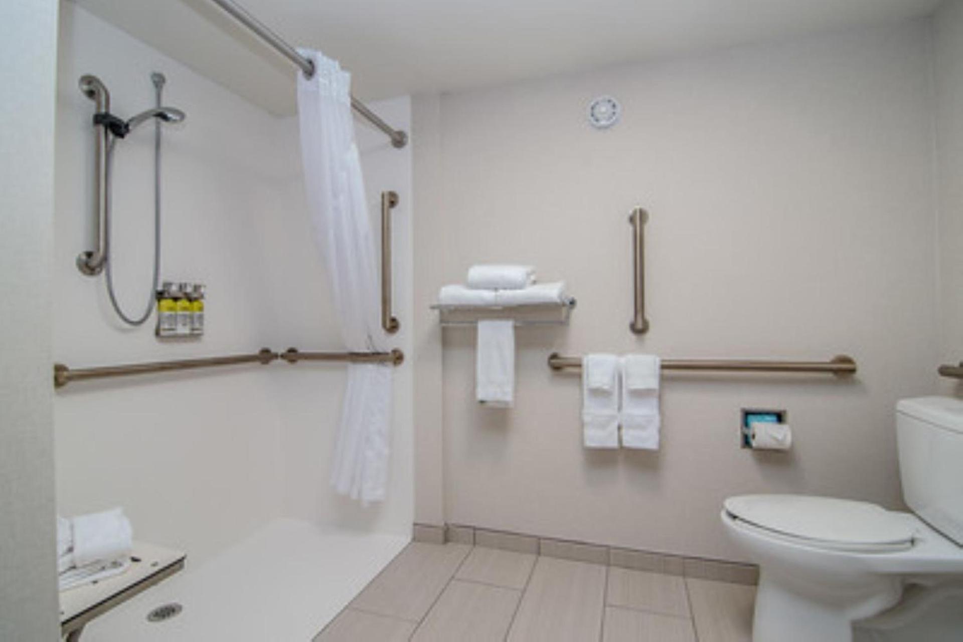 Holiday Inn Express Spokane-Downtown by IHG photo 9
