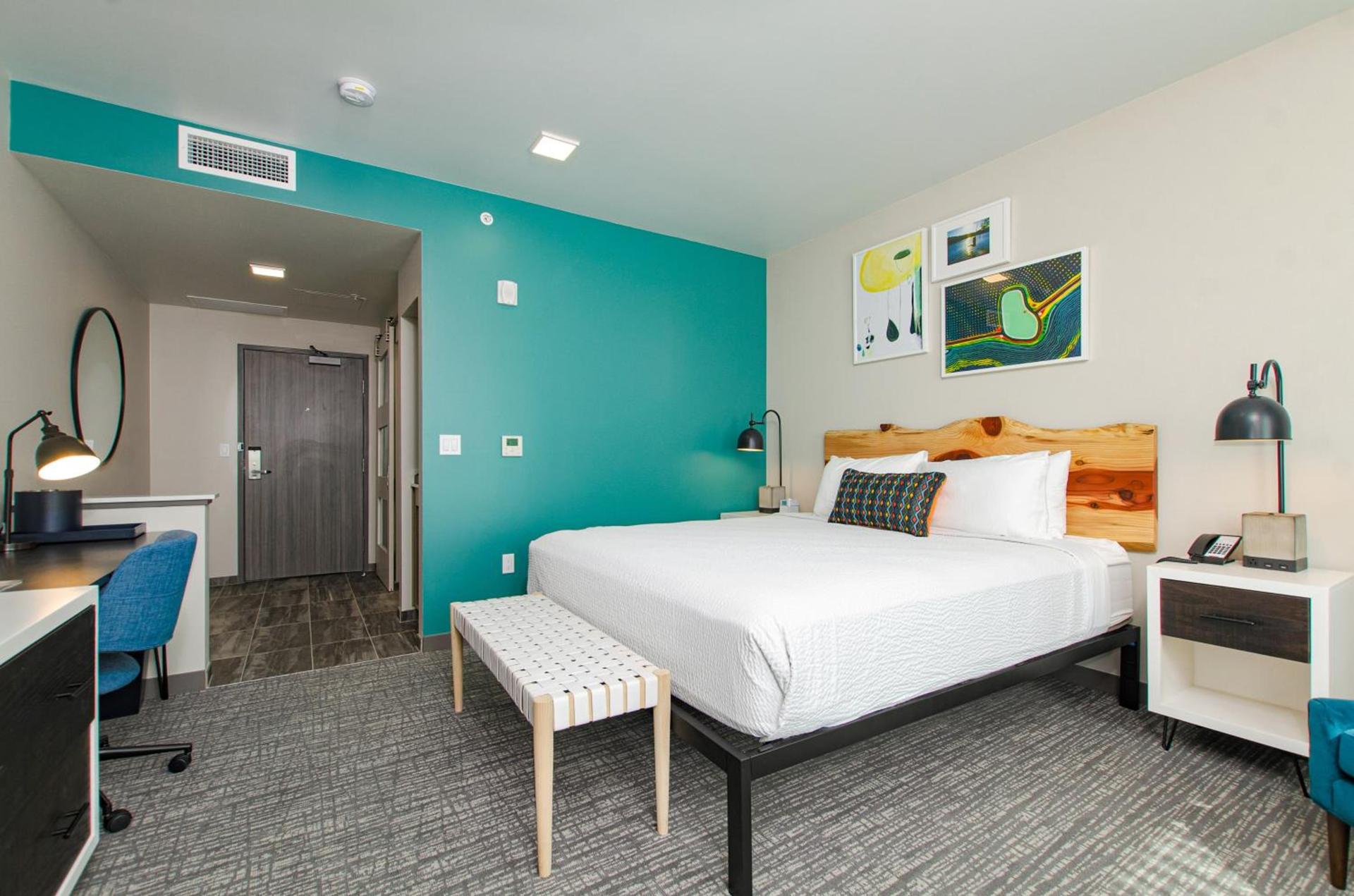 The Independence Hotel photo 2