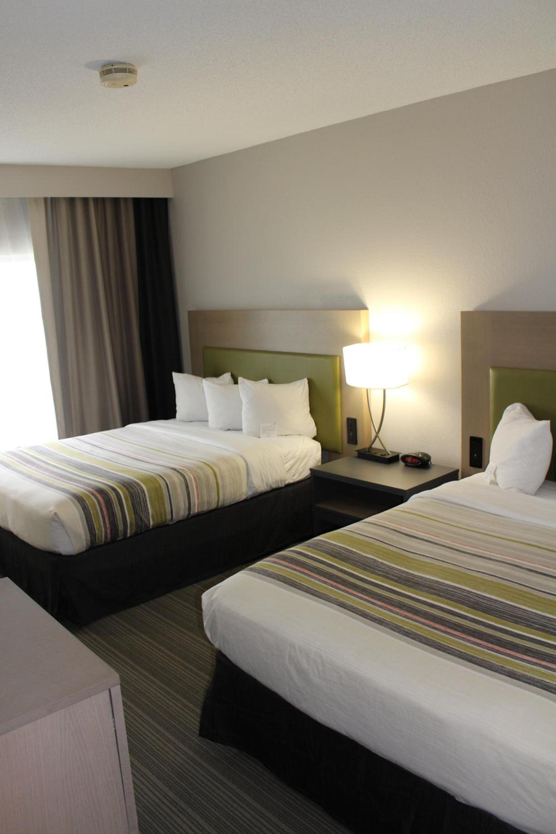 Country Inn & Suites by Radisson, Romeoville - Bolingbrook photo 2