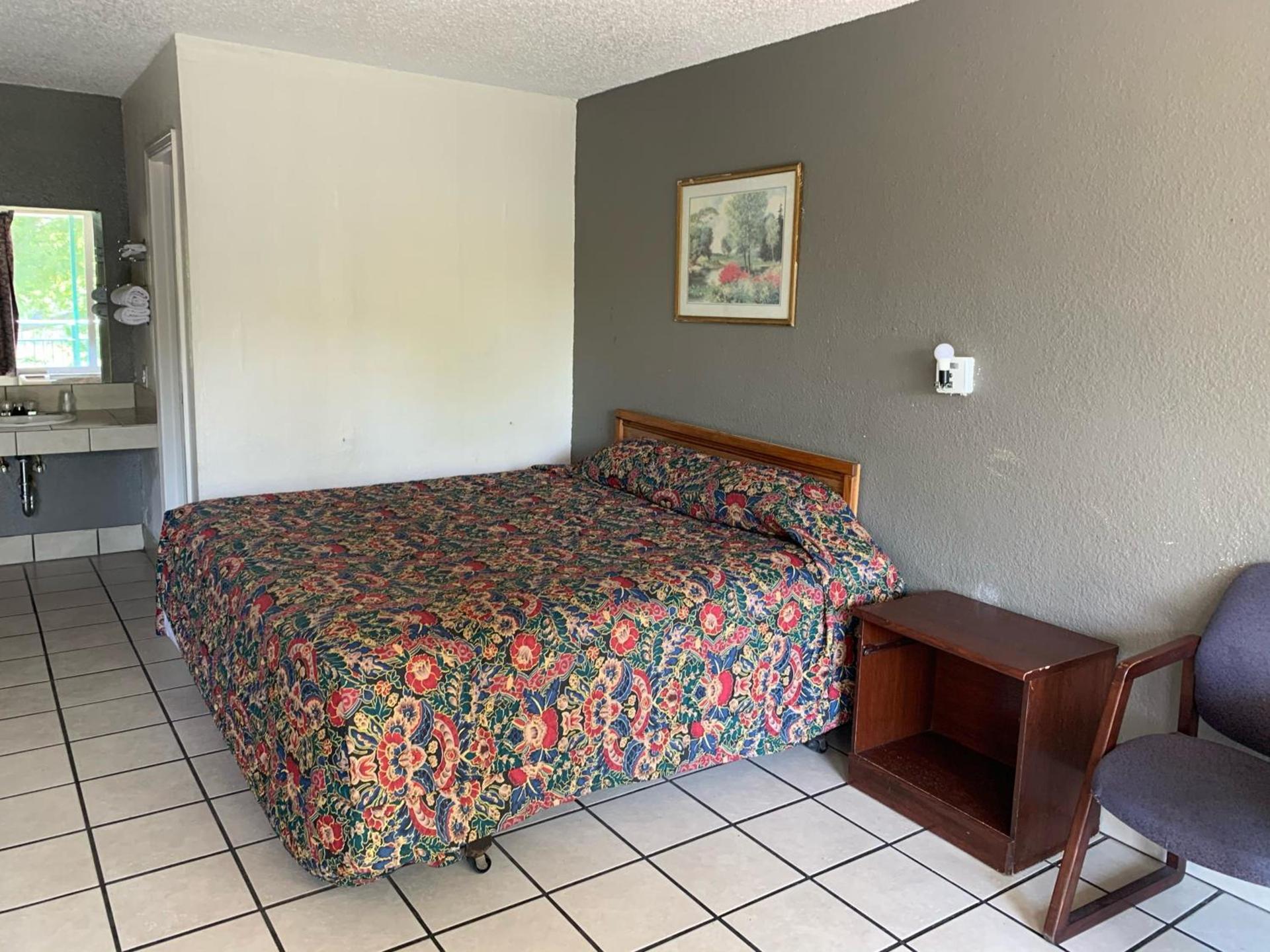 Budget Inn Motel photo 54