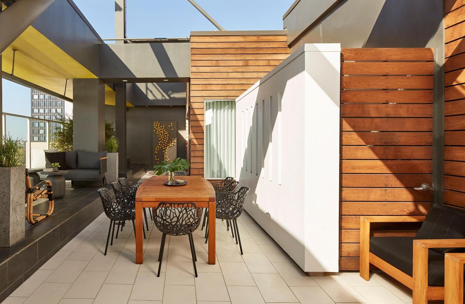 Kimpton Hotel Wilshire by IHG photo 7