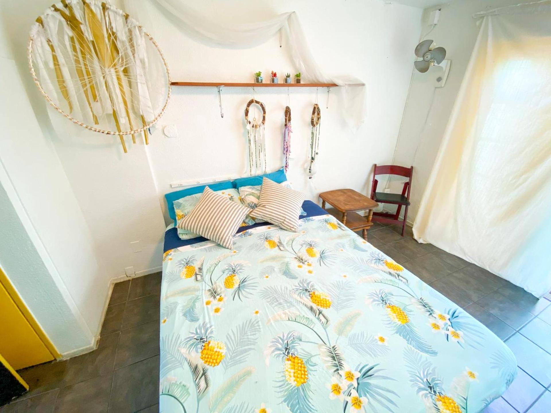 ITH San Diego Beach Bungalow Surf Hostel photo 18