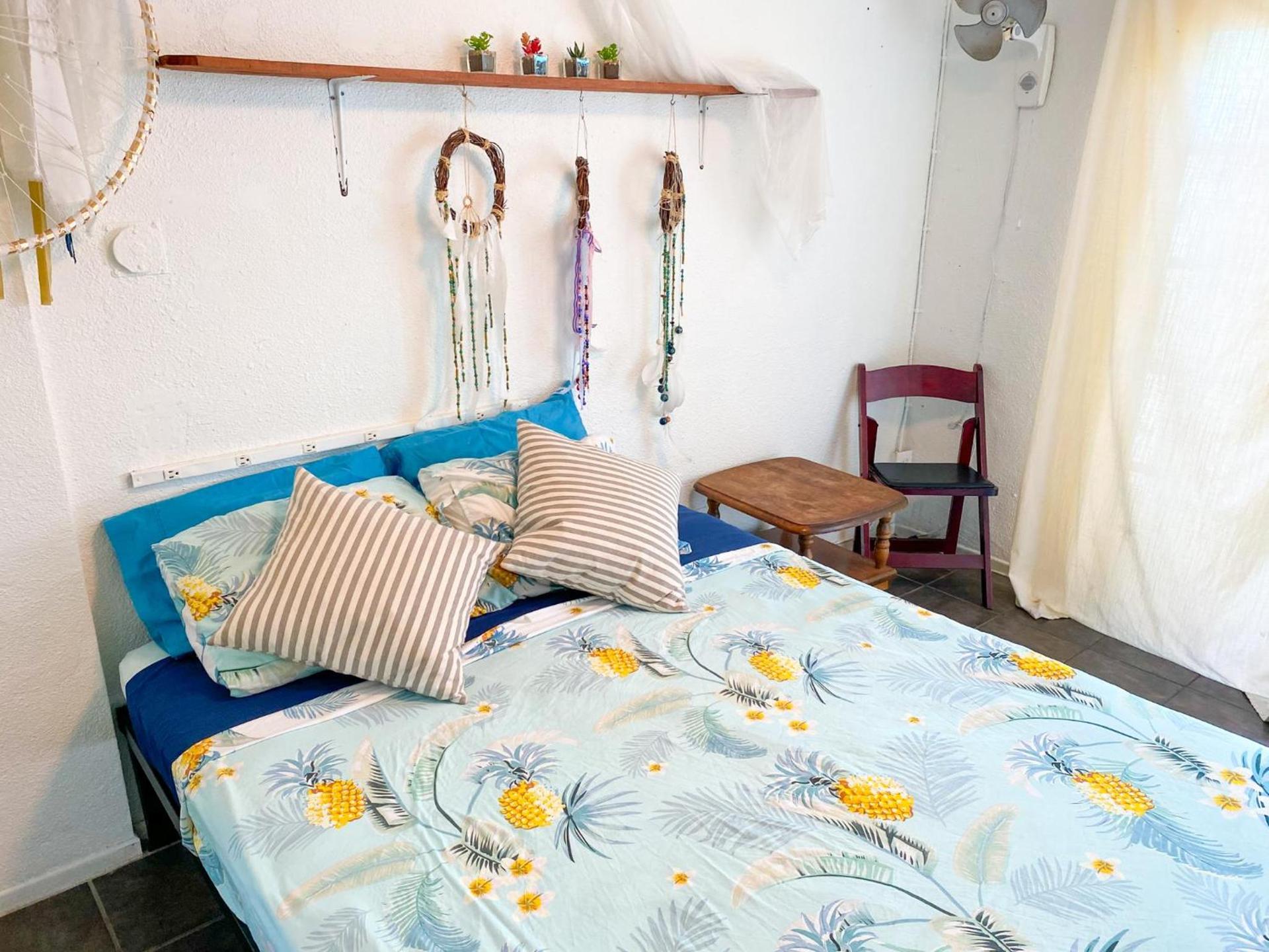 ITH San Diego Beach Bungalow Surf Hostel photo 45
