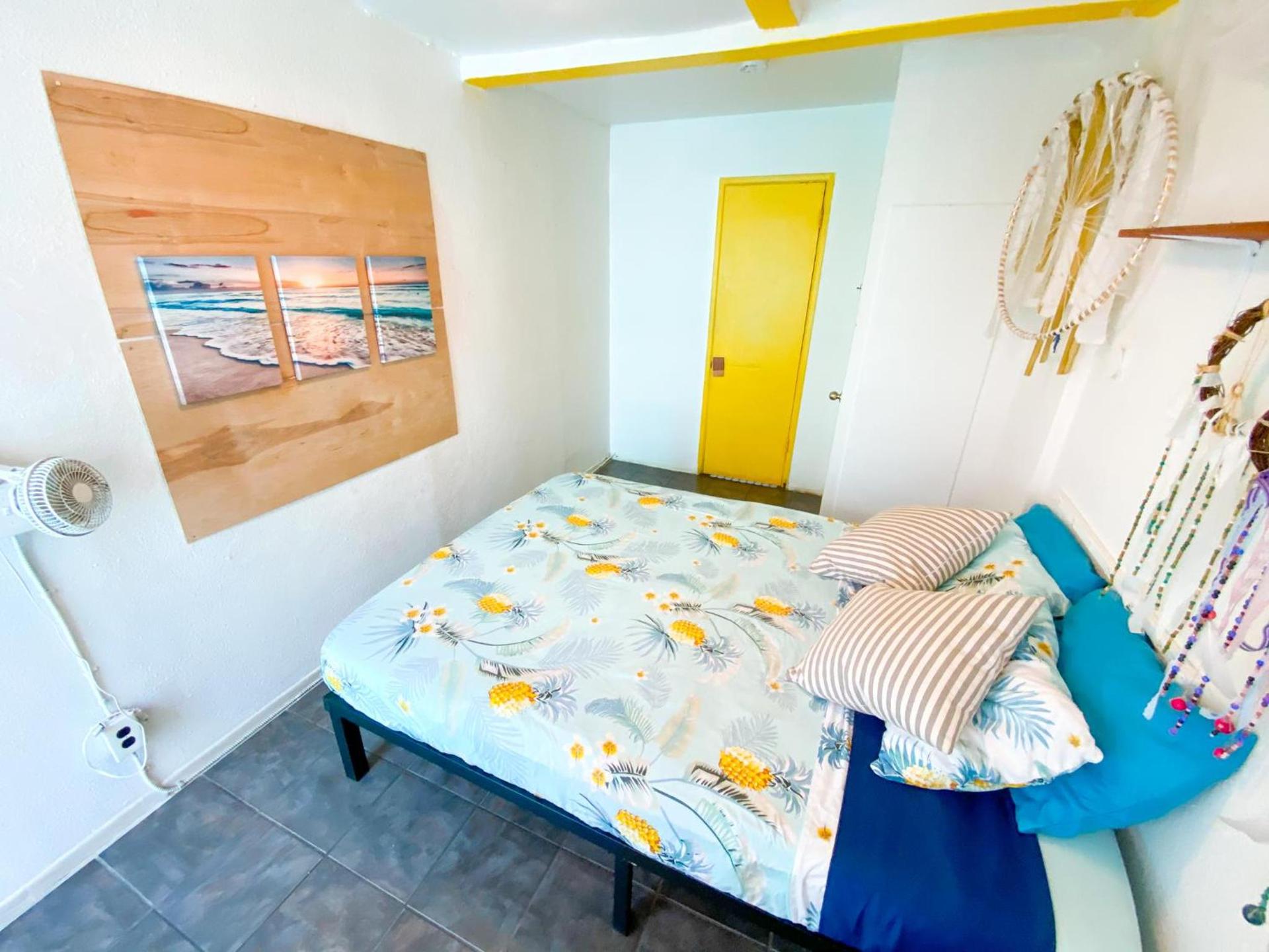 ITH San Diego Beach Bungalow Surf Hostel photo 66