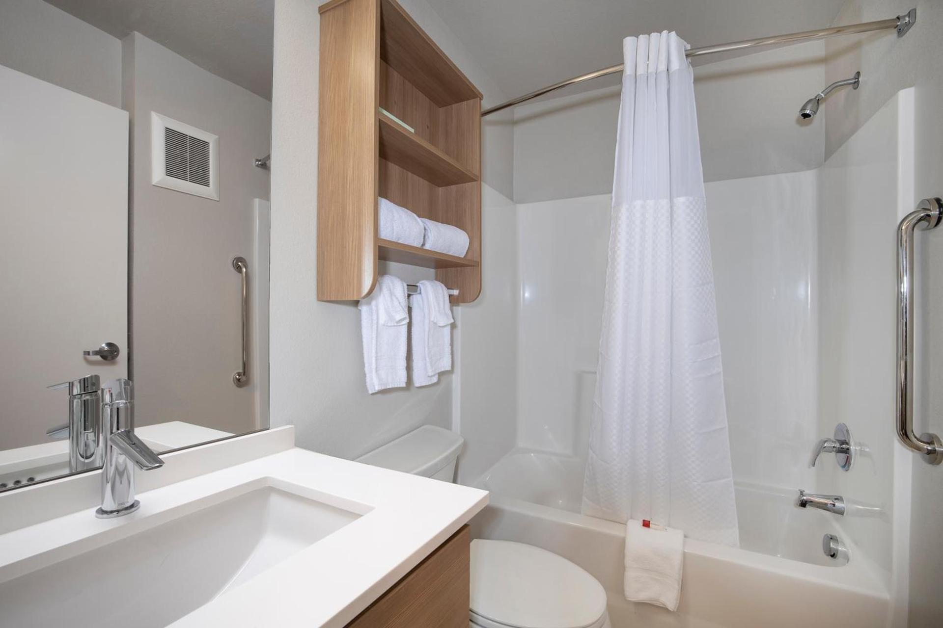 Microtel Inn & Suites by Wyndham Loveland photo 17