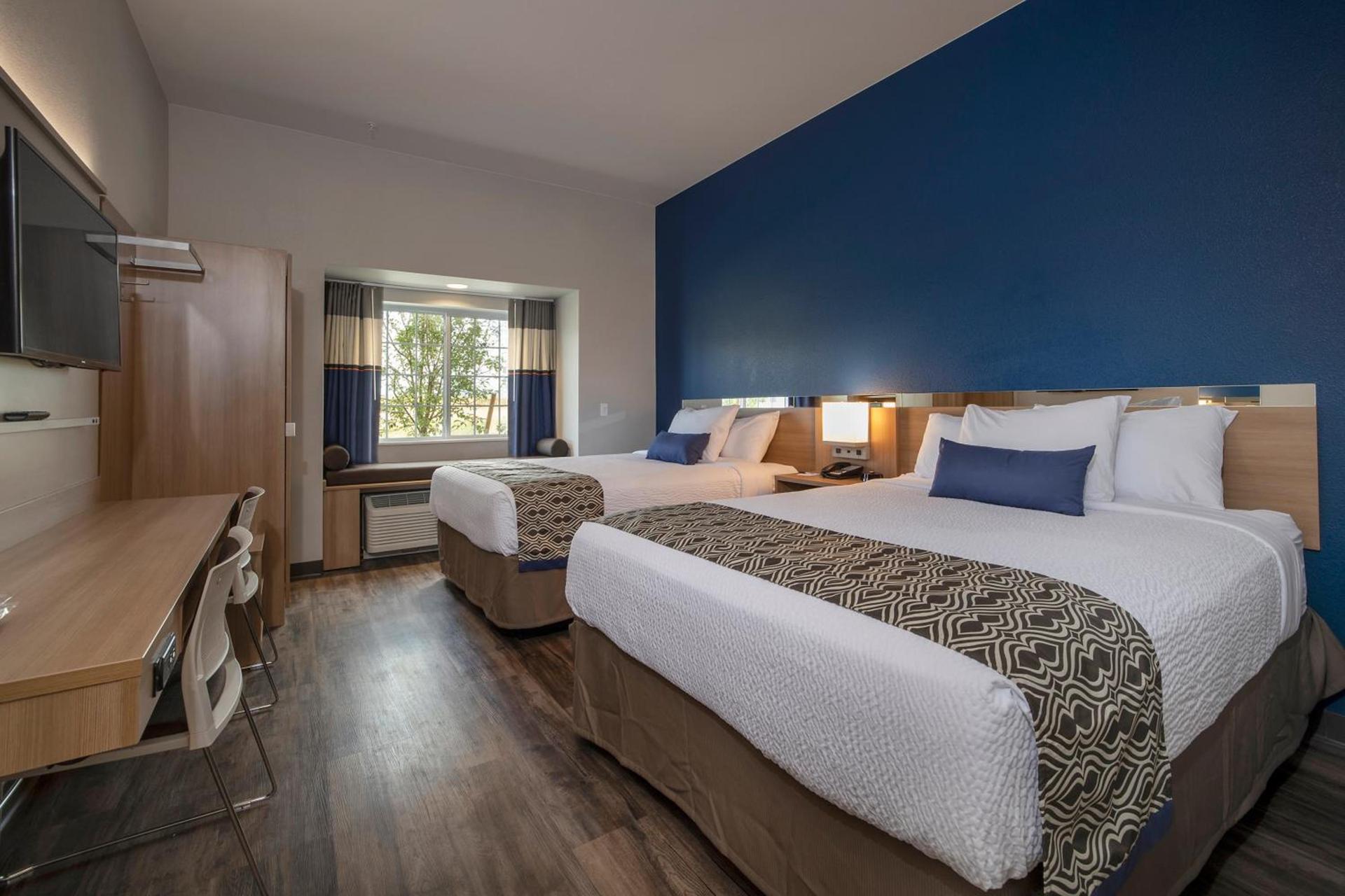 Microtel Inn & Suites by Wyndham Loveland photo 3