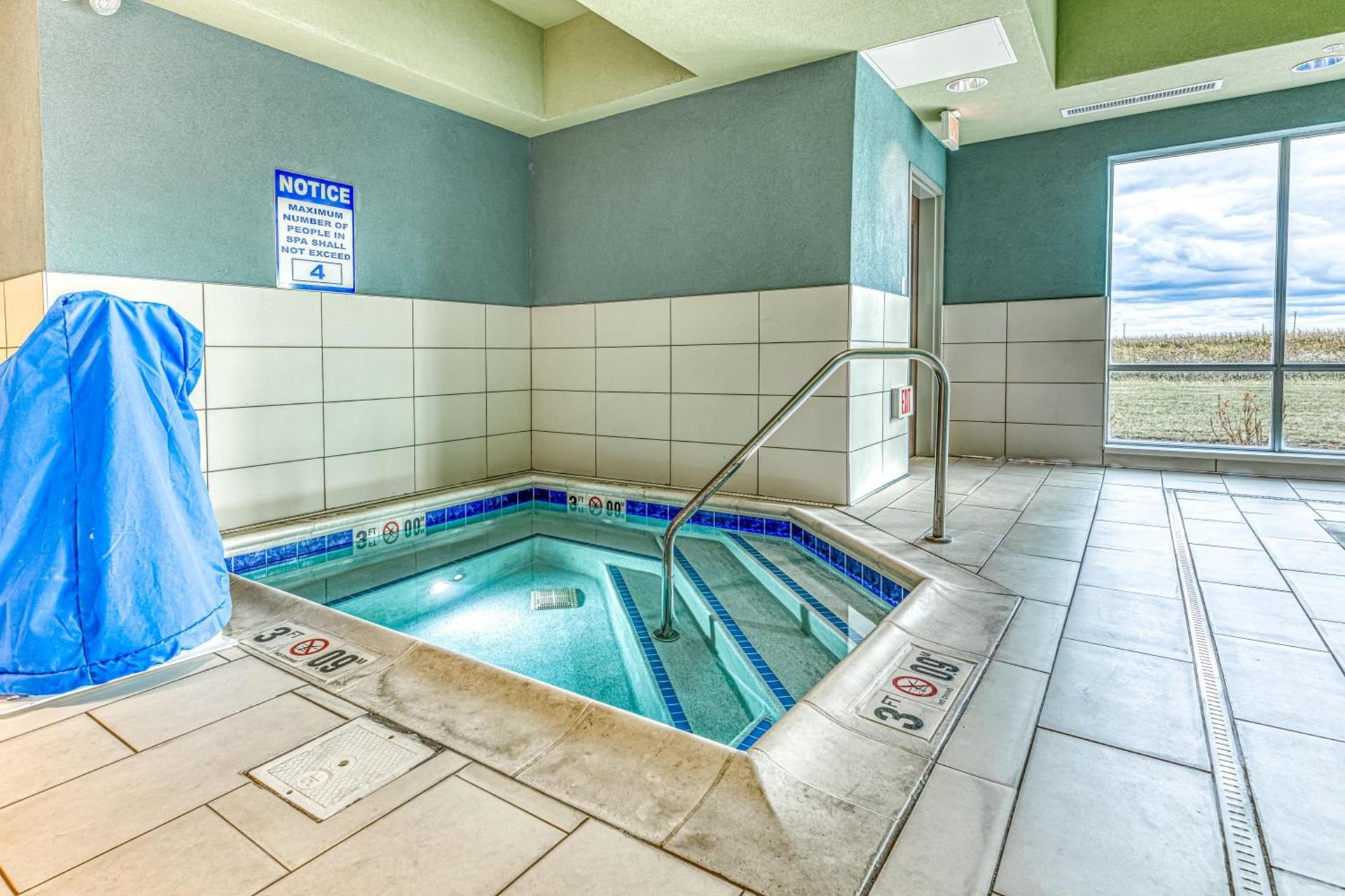 Holiday Inn Express & Suites - Rantoul by IHG photo 19