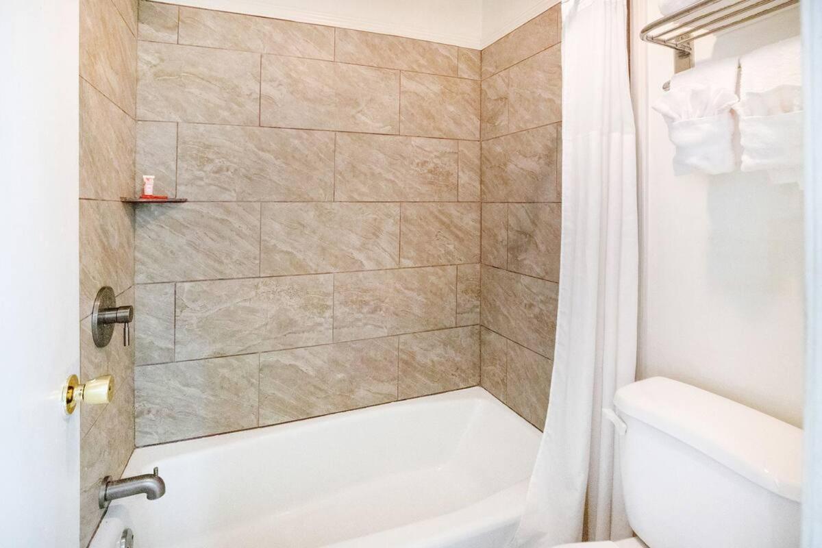 Hotel Eastin Atchison photo 6