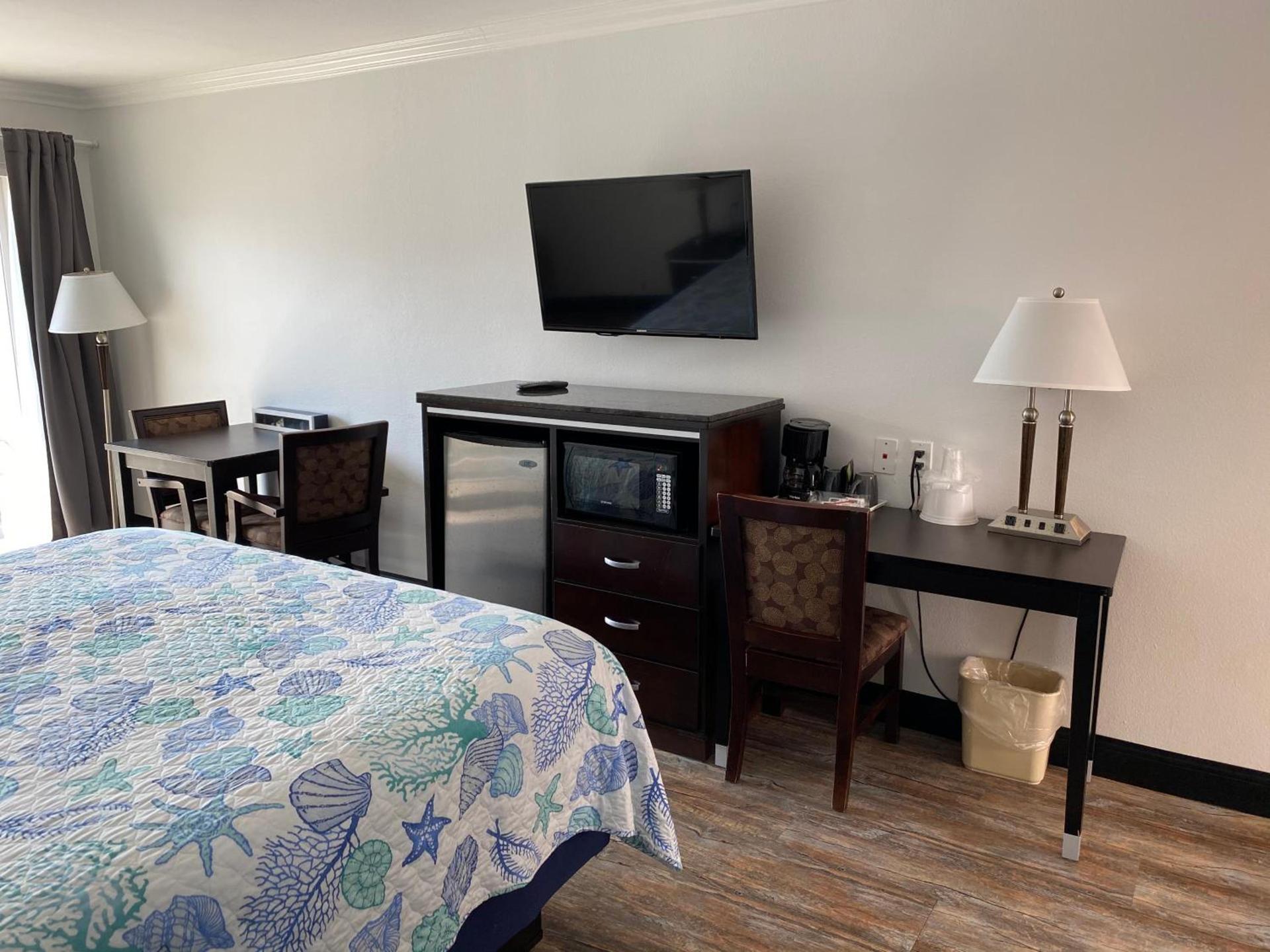 Ocean Surf Inn & Suites photo 28