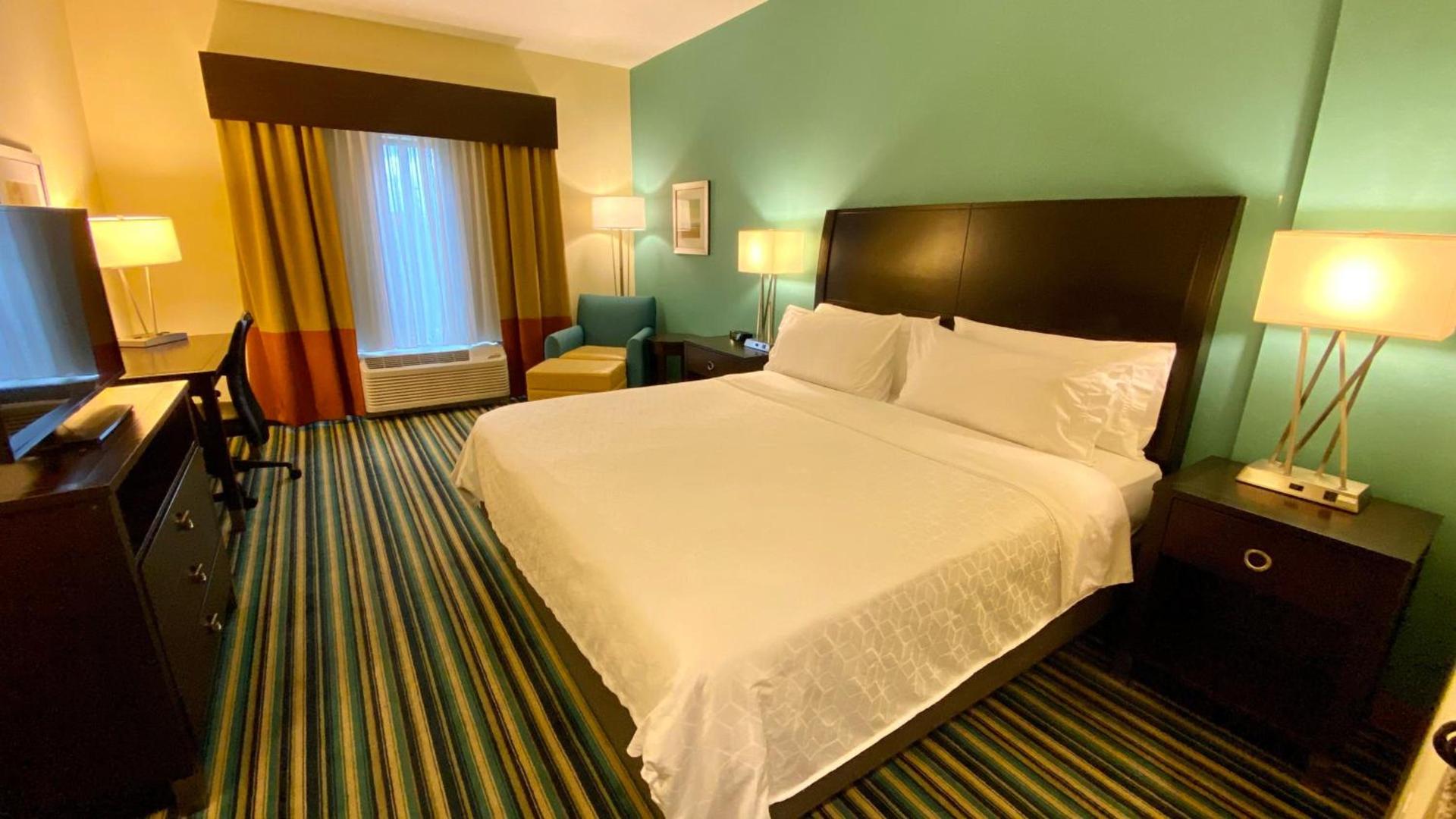 Holiday Inn Express Hotel & Suites Orlando East-UCF Area by IHG photo 46