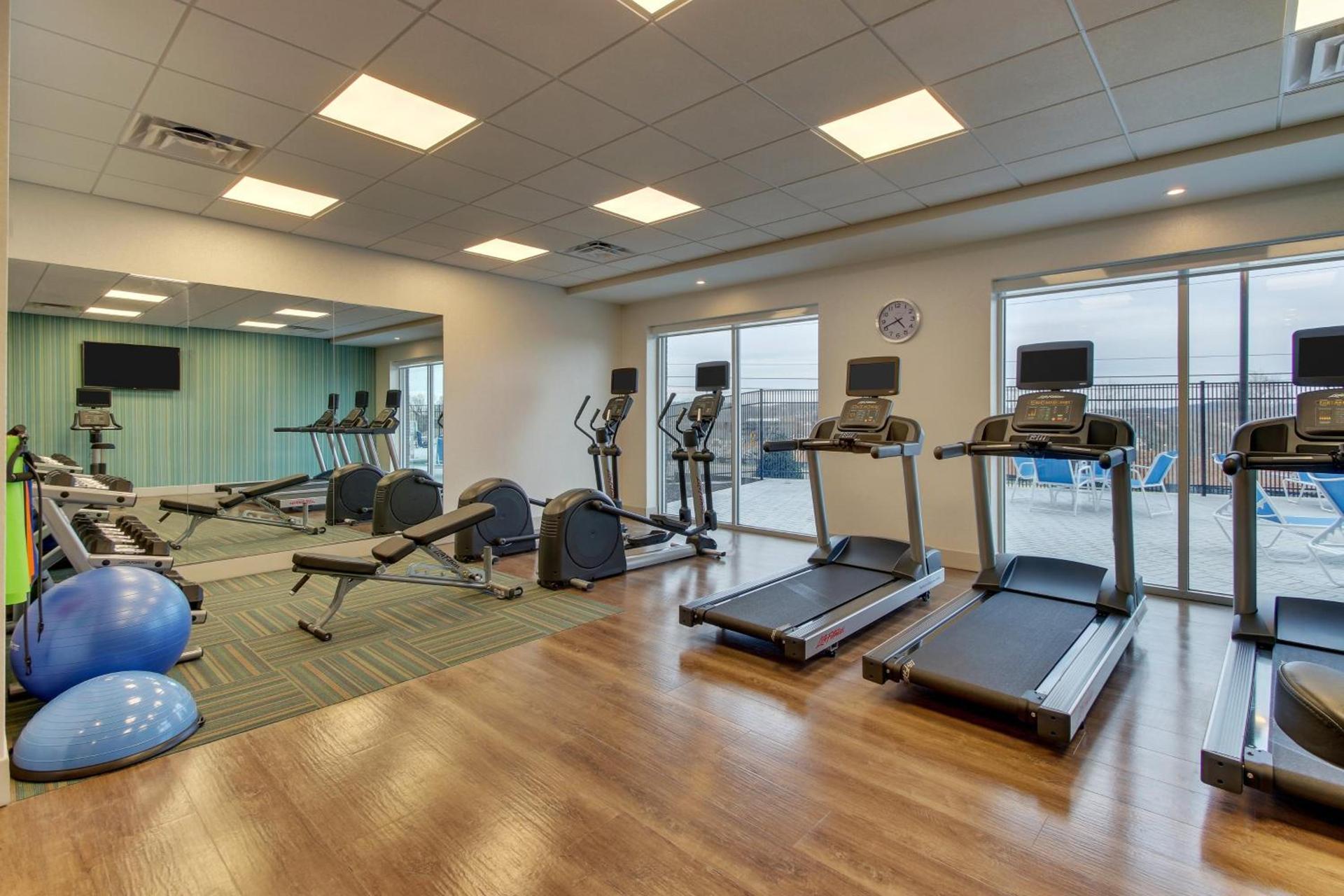 Holiday Inn Express & Suites - Nashville MetroCenter Downtown by IHG photo 74