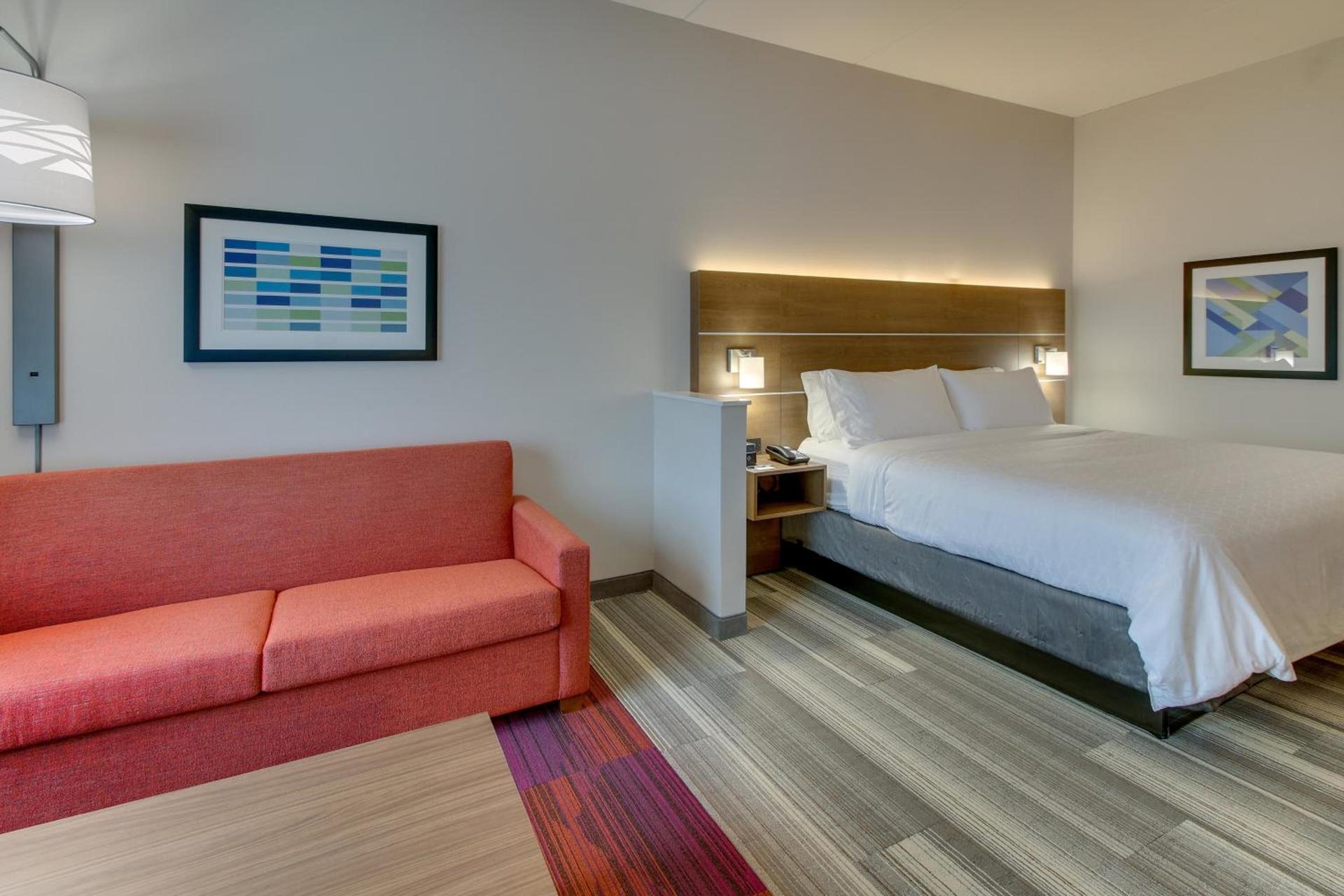 Holiday Inn Express & Suites - Nashville MetroCenter Downtown by IHG photo 65