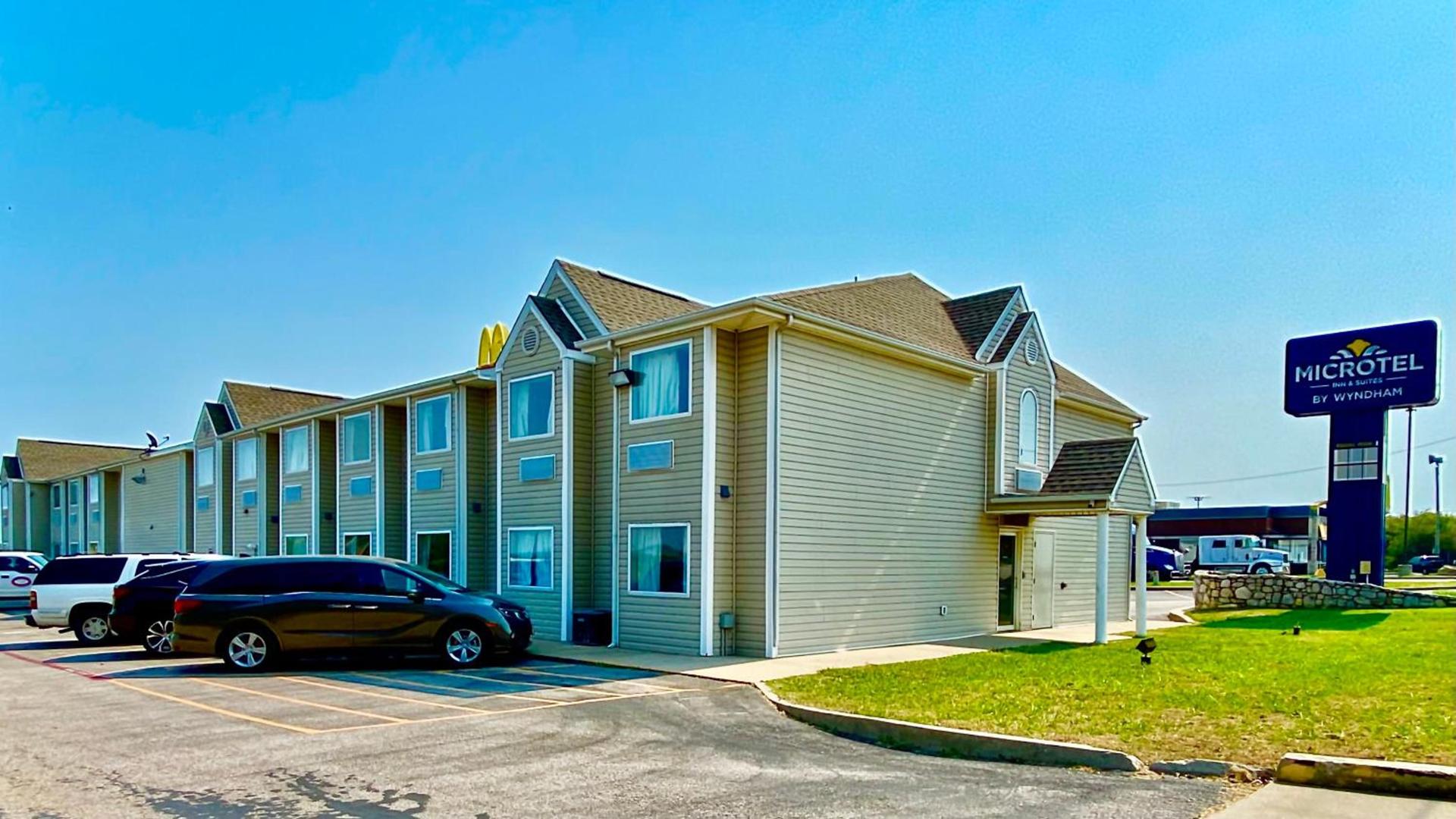 Microtel Inn & Suites by Wyndham Ardmore photo 32