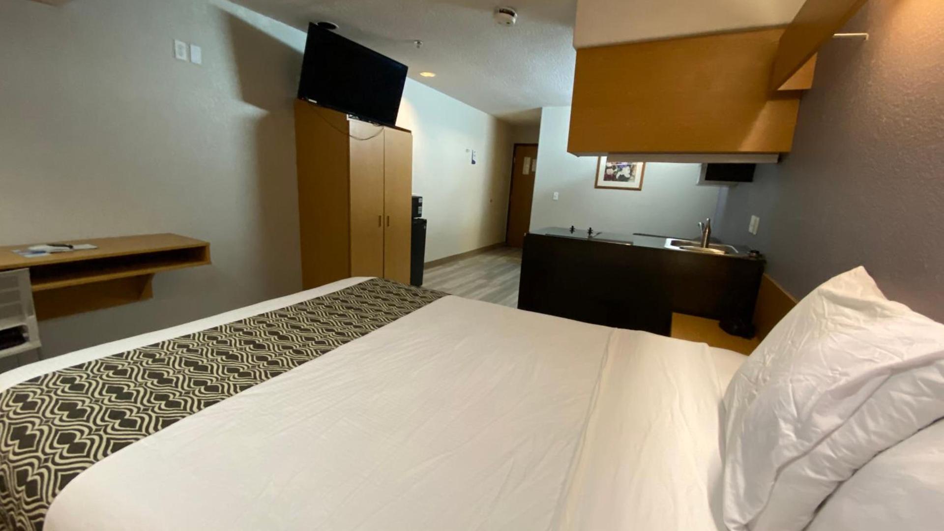 Microtel Inn & Suites by Wyndham Ardmore photo 48