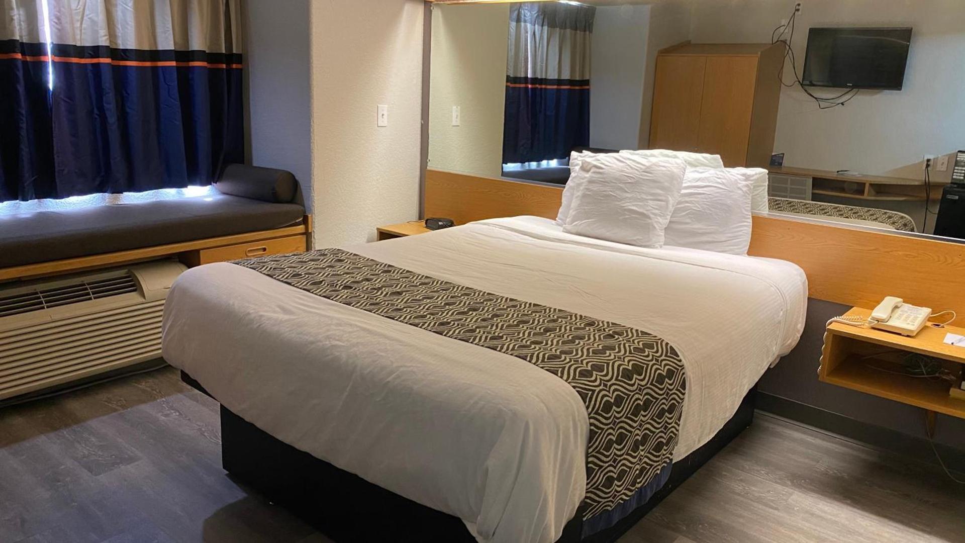 Microtel Inn & Suites by Wyndham Ardmore photo 38