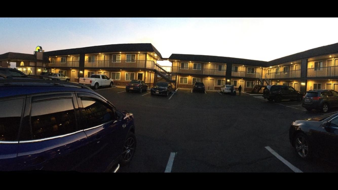 Days Inn by Wyndham Newport OR photo 18