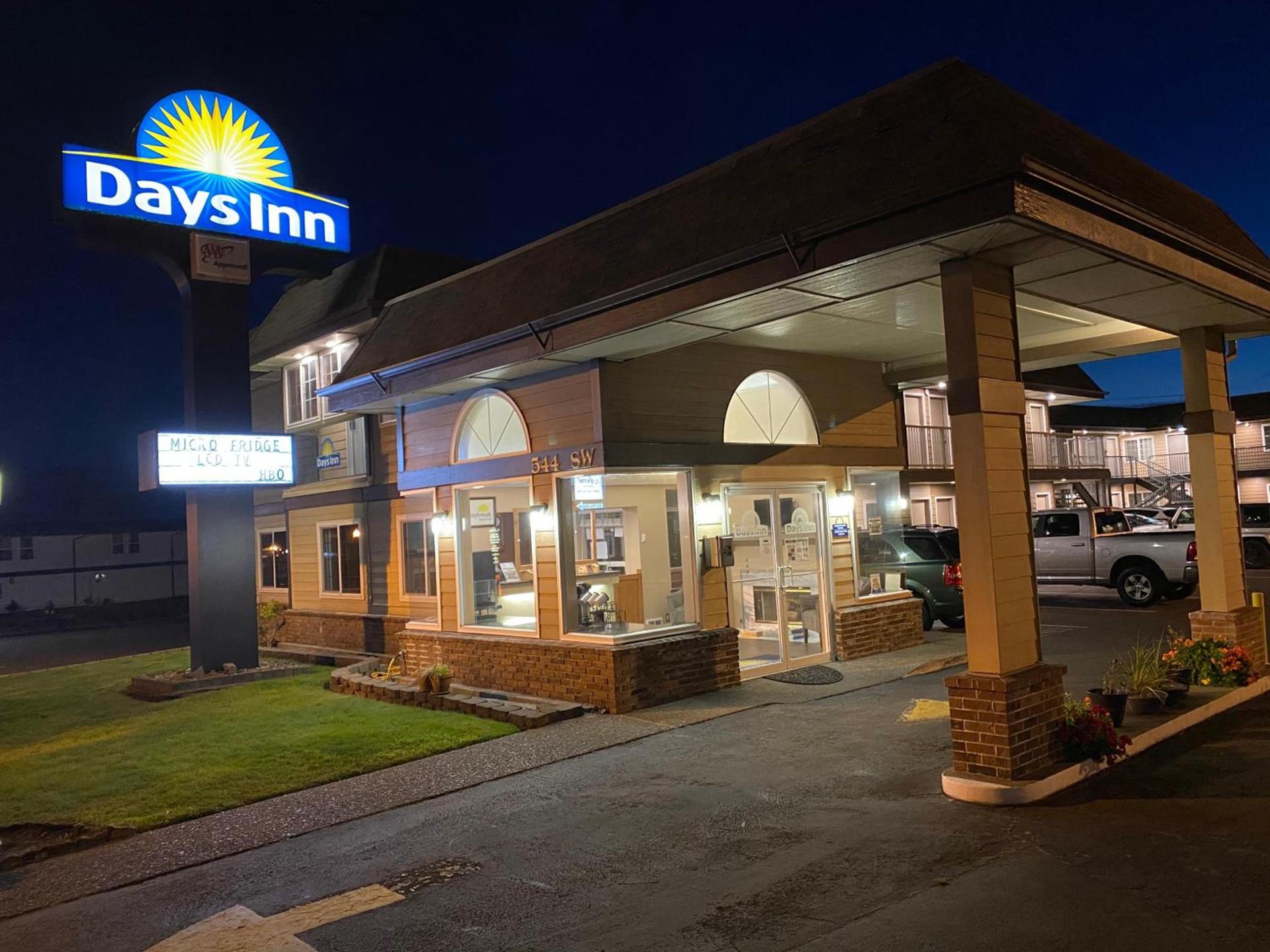 Days Inn by Wyndham Newport OR photo 16
