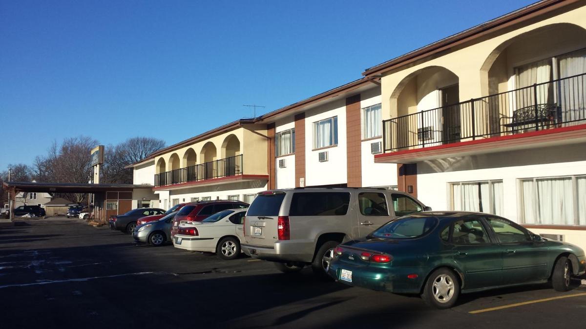 Americas Best Inn & Suites Urbana photo 14