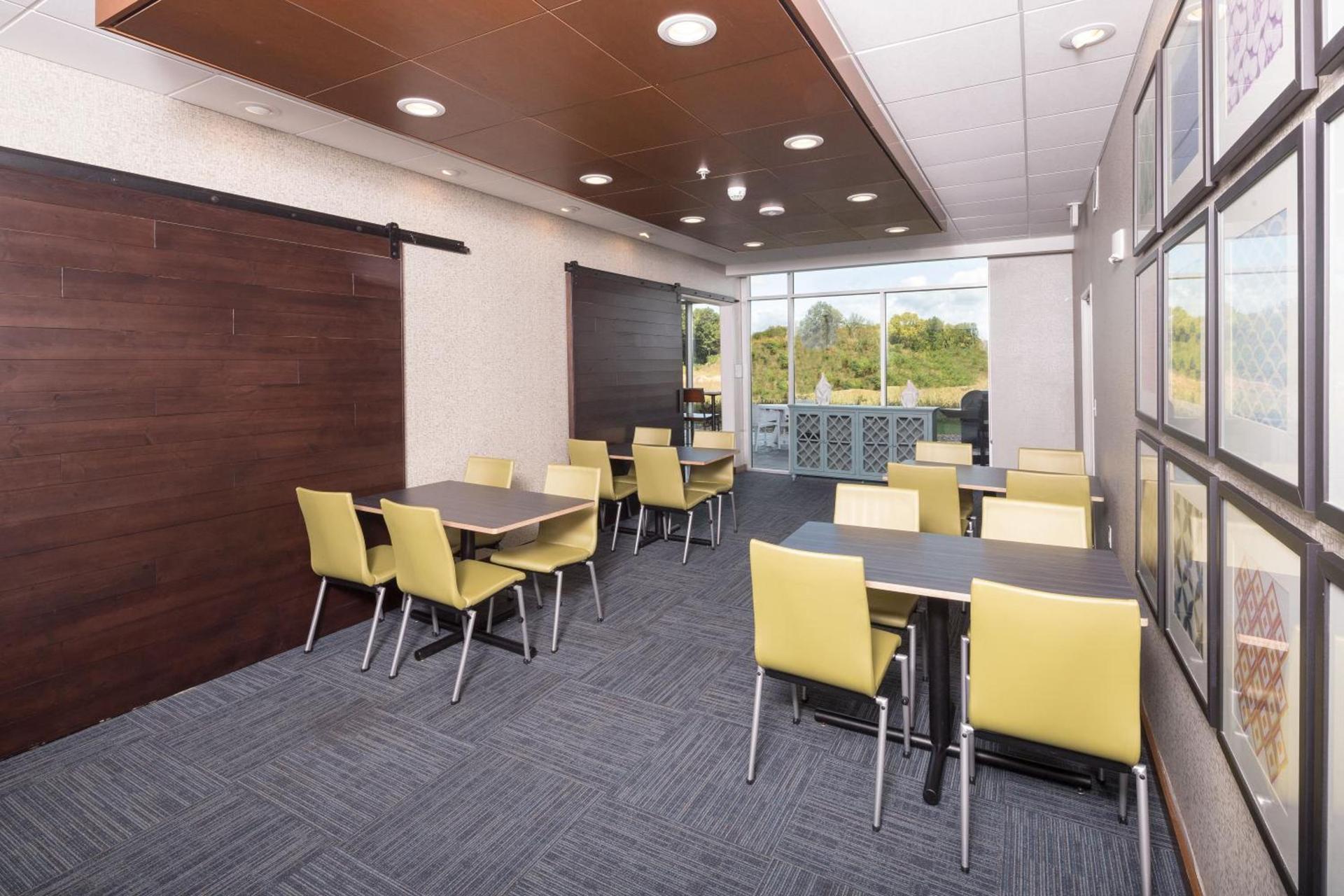 Holiday Inn Express & Suites - Kalamazoo West by IHG photo 32