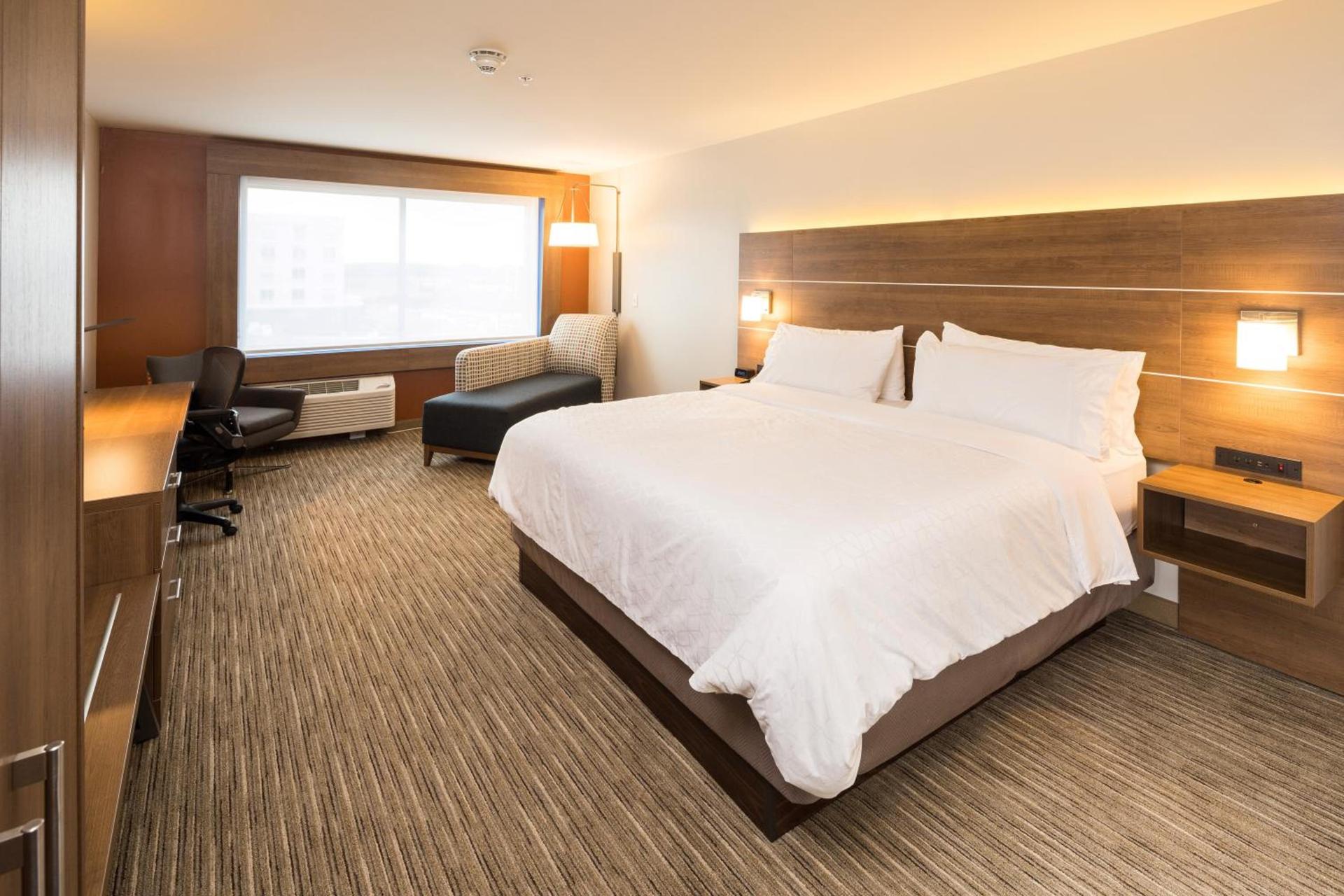 Holiday Inn Express & Suites - Kalamazoo West by IHG photo 39