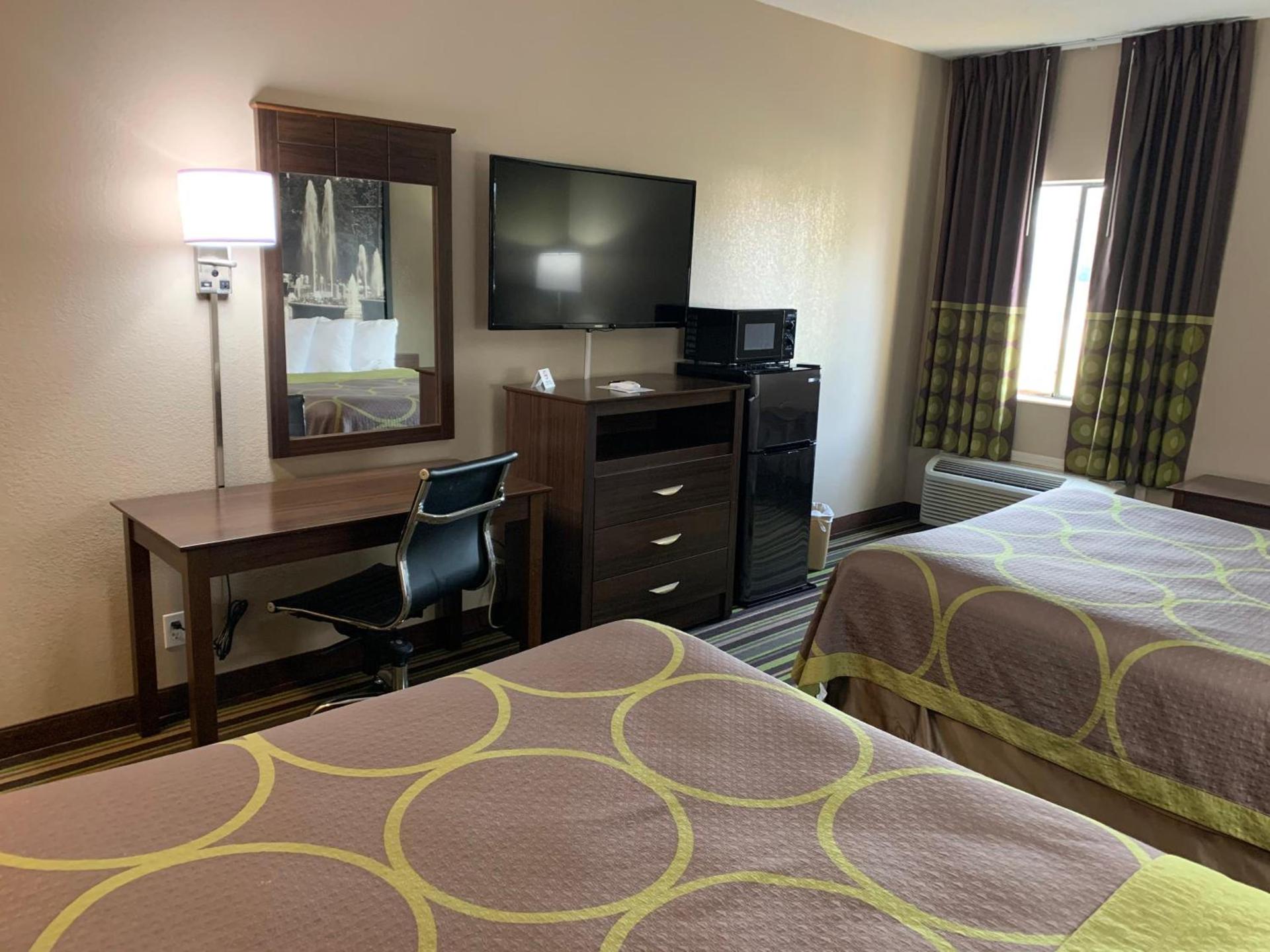 Super 8 by Wyndham Hernando photo 25