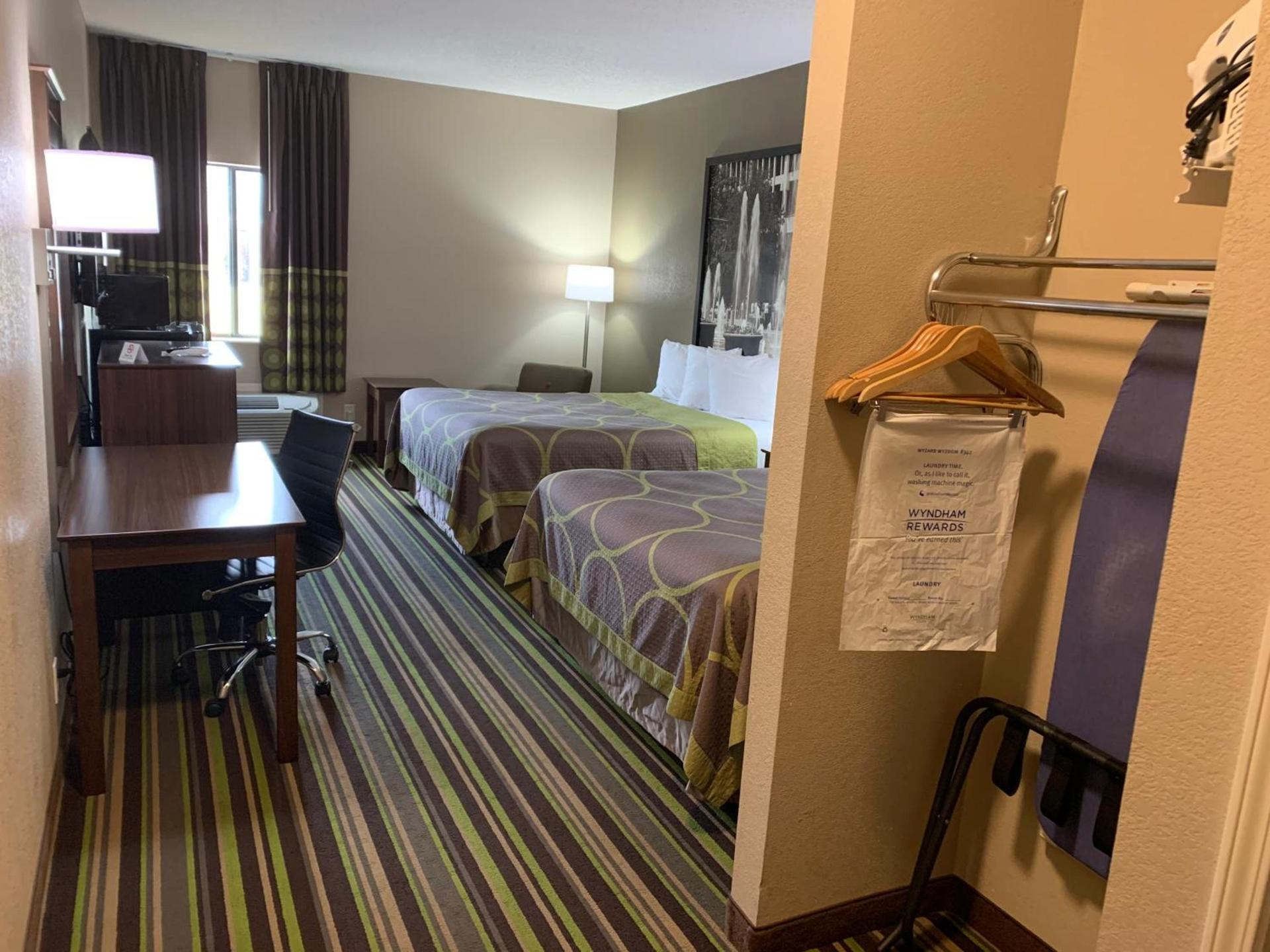 Super 8 by Wyndham Hernando photo 26