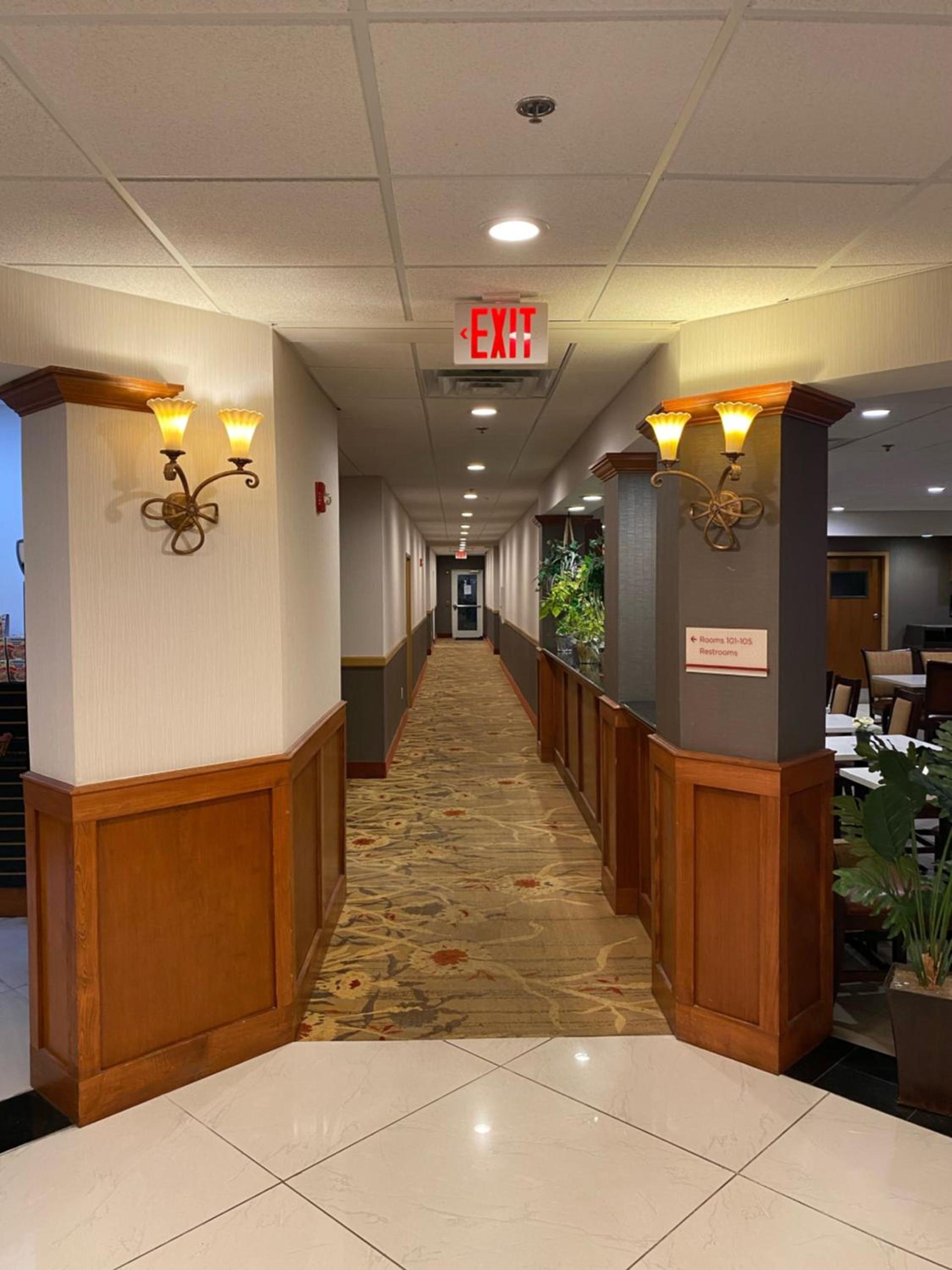 Hawthorn Extended Stay by Wyndham Kingsland photo 2