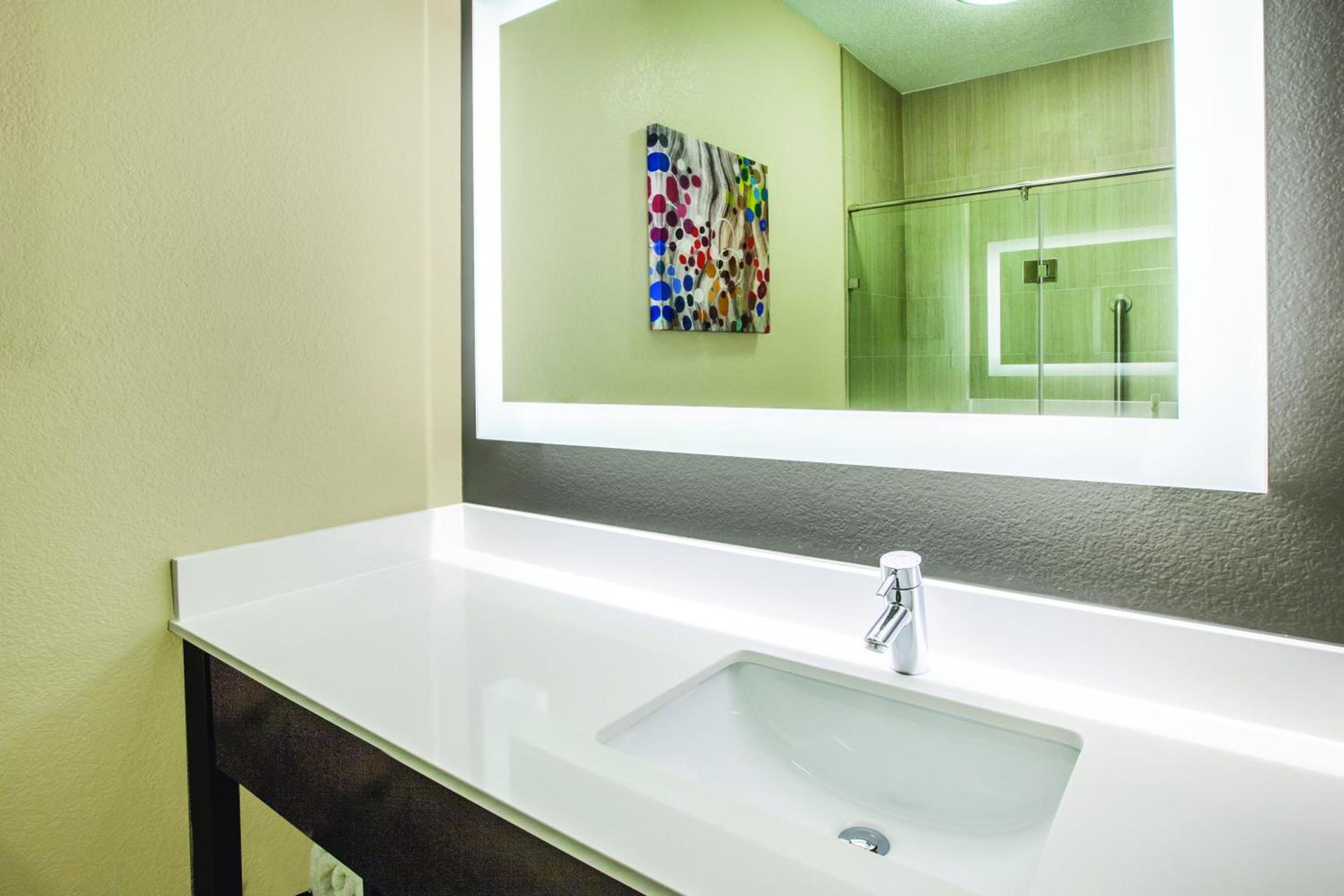 La Quinta by Wyndham Kokomo photo 31