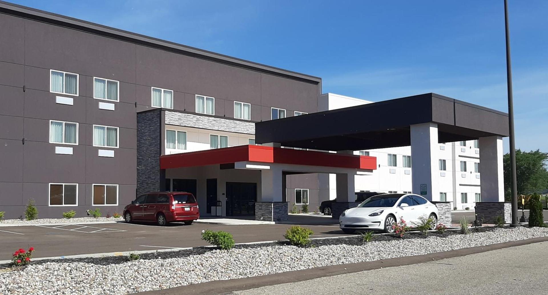 Best Western Plus Wayland Hotel photo 2