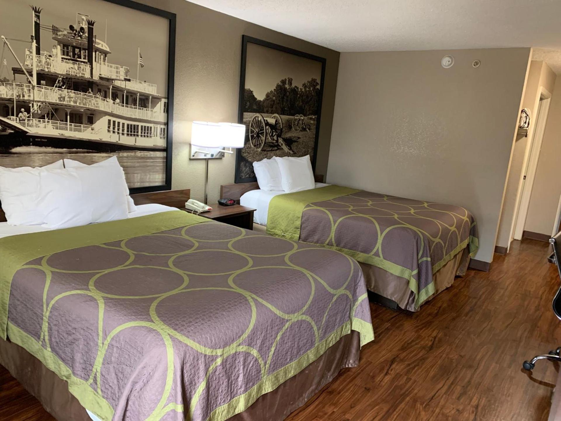 Super 8 by Wyndham Hernando photo 18