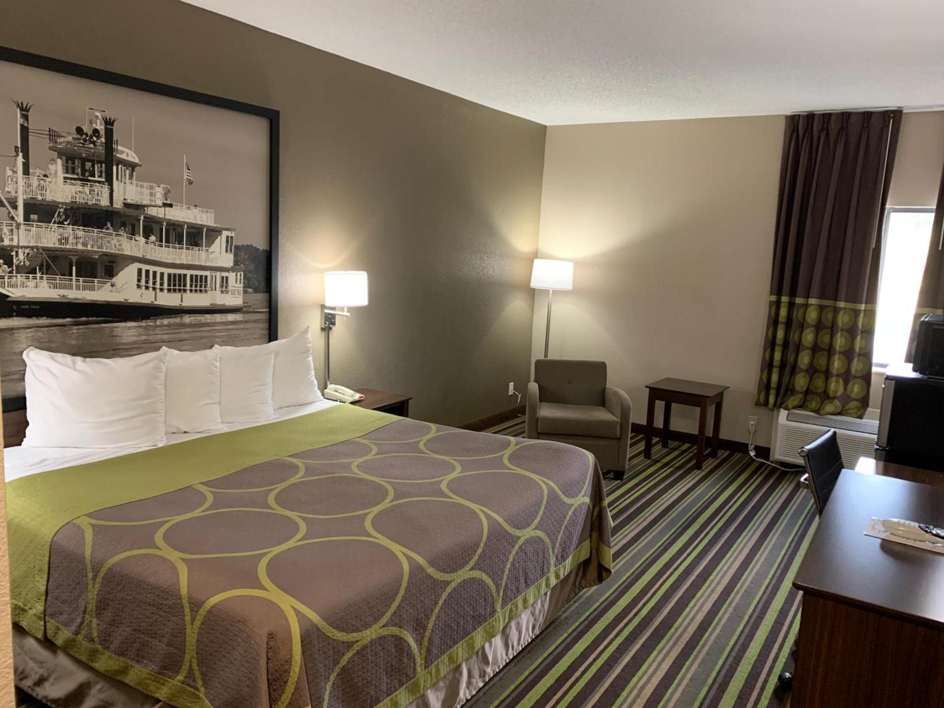 Super 8 by Wyndham Hernando photo 8