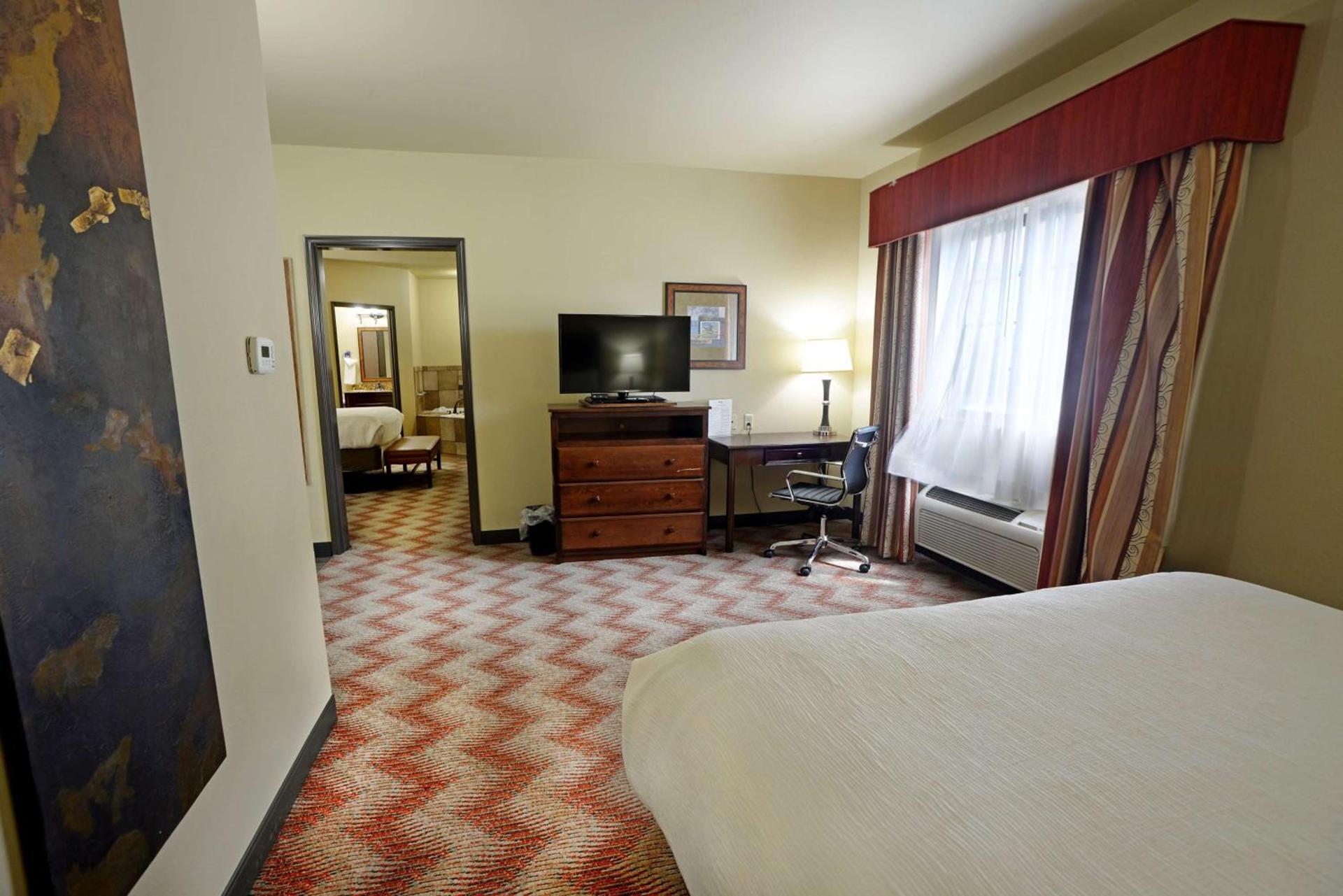Best Western PLUS Cimarron Hotel & Suites photo 21
