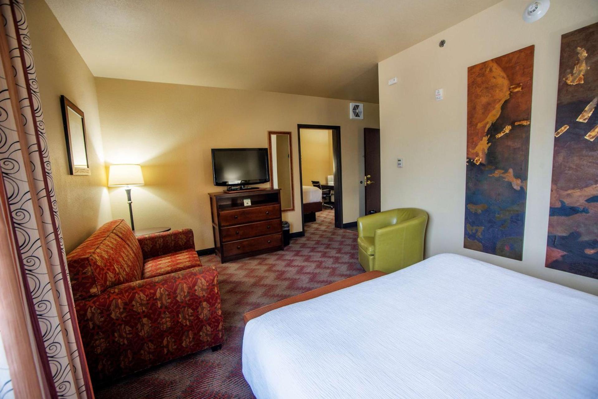 Best Western PLUS Cimarron Hotel & Suites photo 19