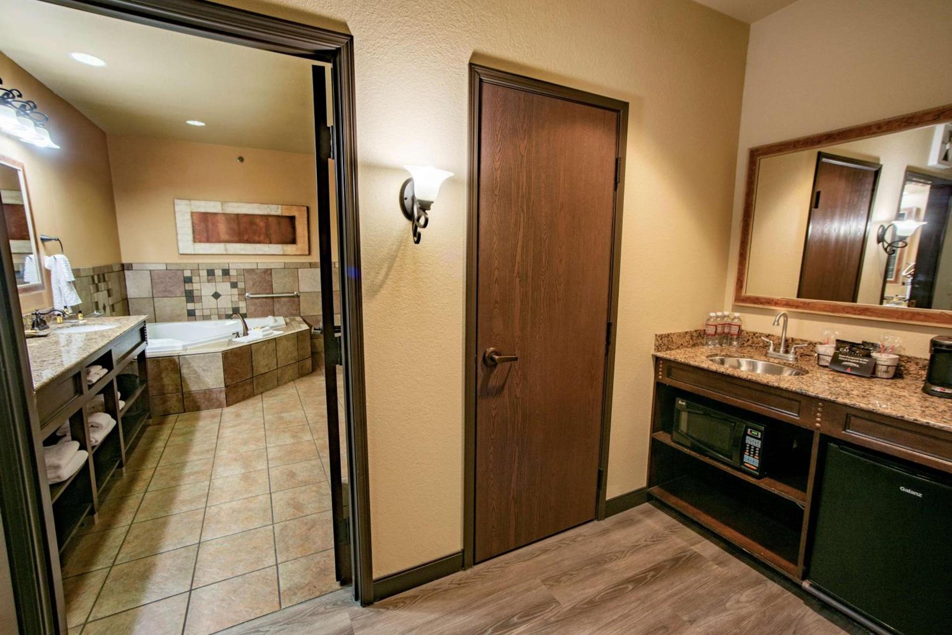 Best Western PLUS Cimarron Hotel & Suites photo 23