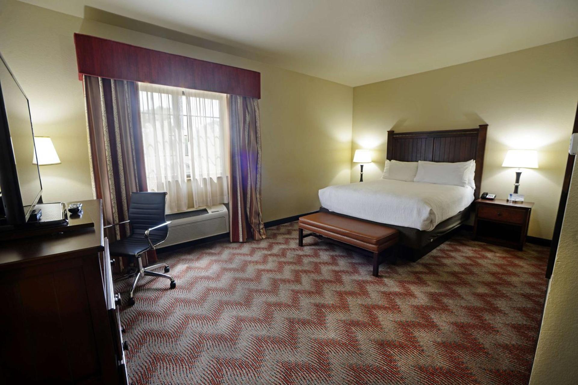 Best Western PLUS Cimarron Hotel & Suites photo 12