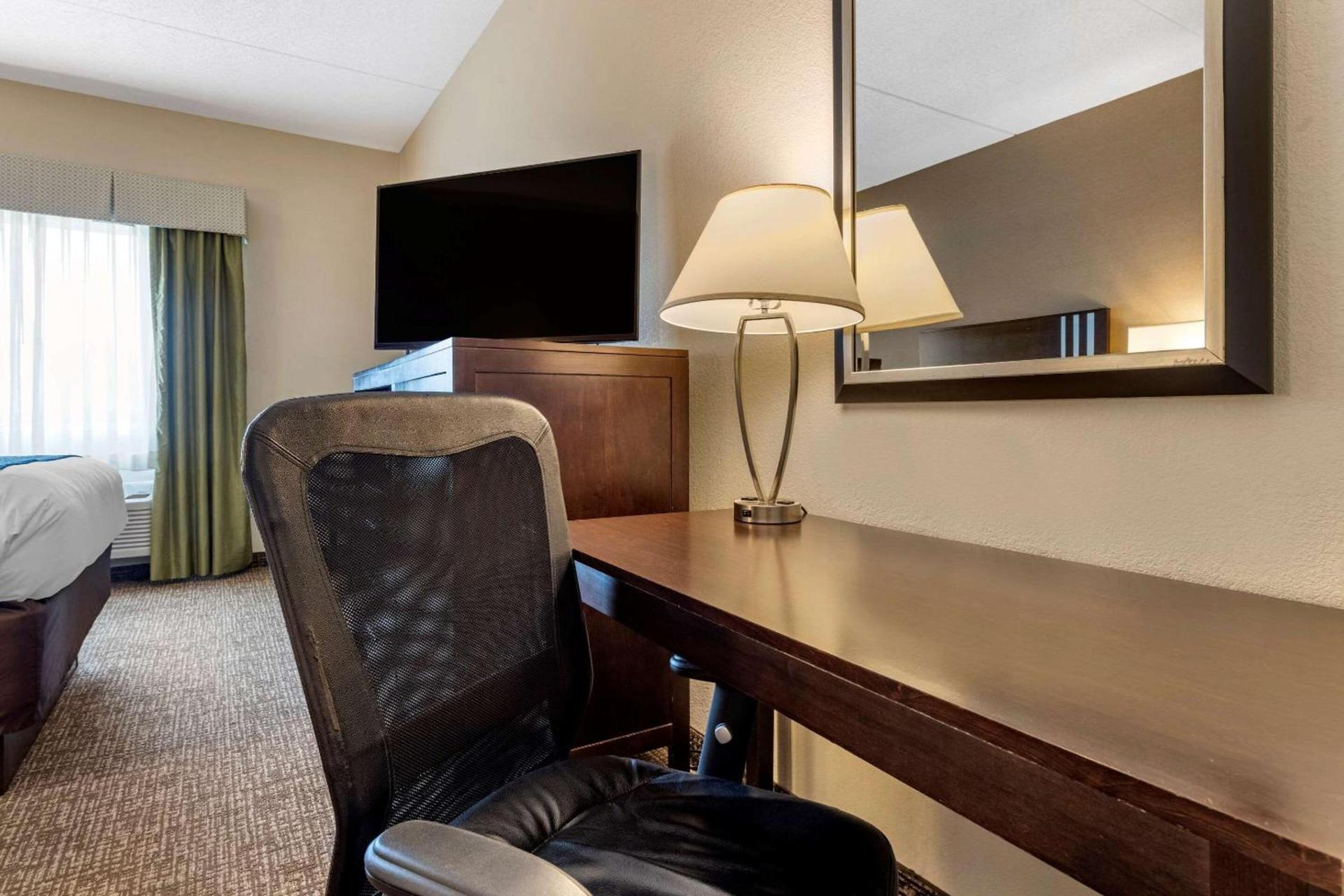 Comfort Inn & Suites Butler photo 7
