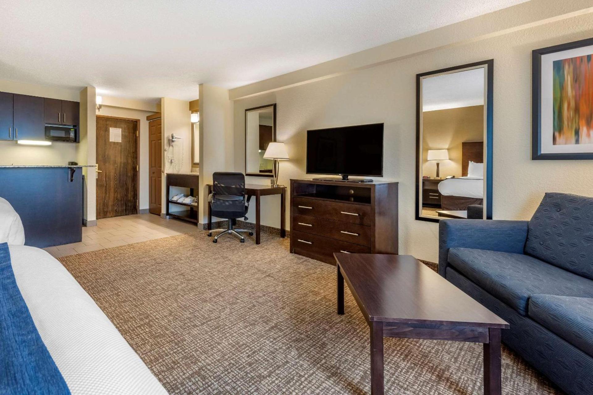 Comfort Inn & Suites Butler photo 11