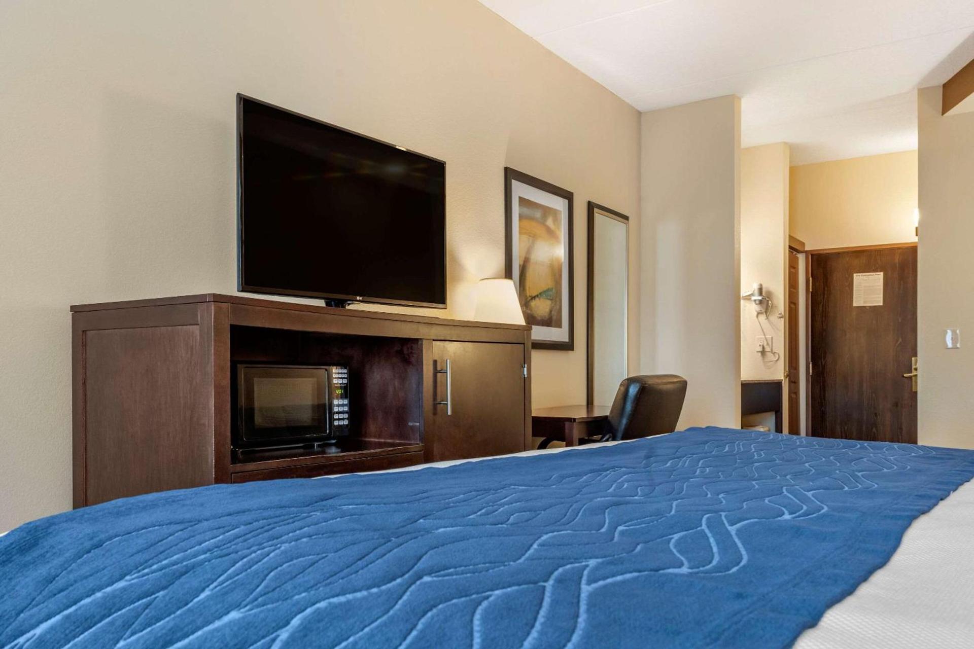 Comfort Inn & Suites Butler photo 17