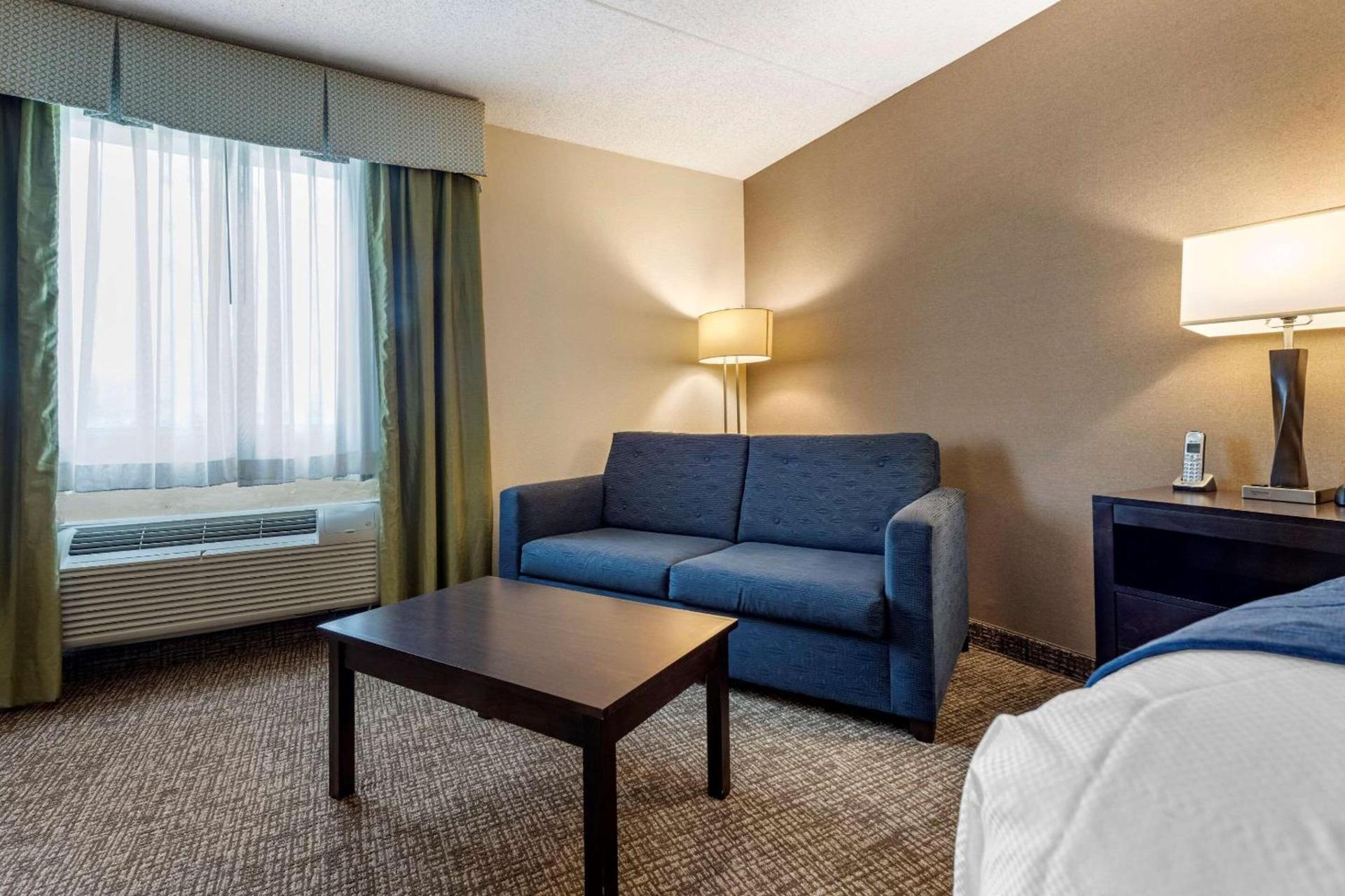 Comfort Inn & Suites Butler photo 19