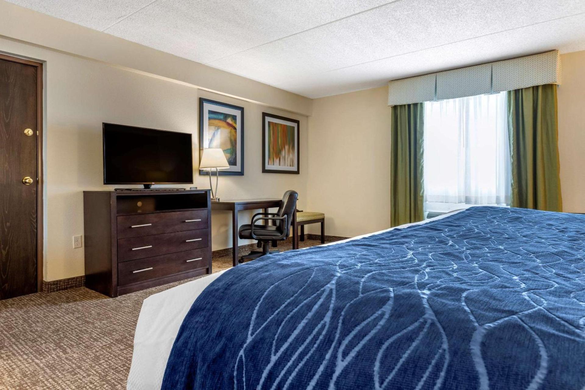 Comfort Inn & Suites Butler photo 20