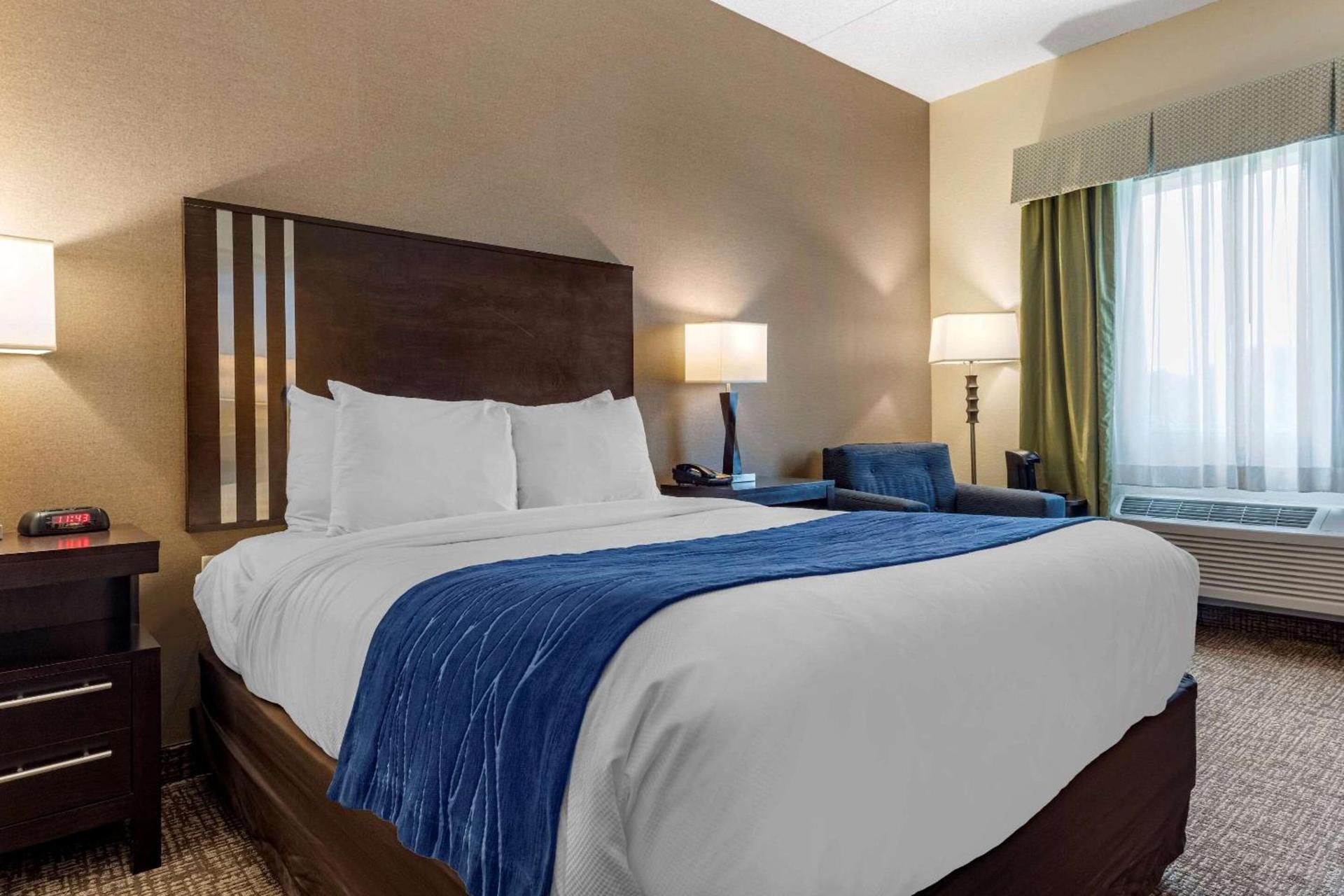 Comfort Inn & Suites Butler photo 21