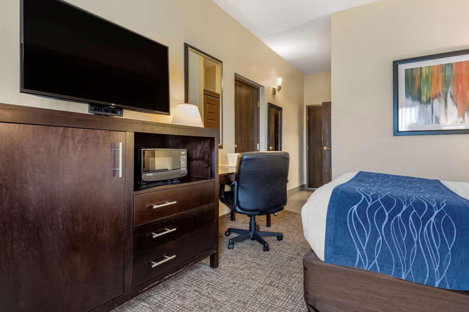Comfort Inn & Suites Butler photo 23