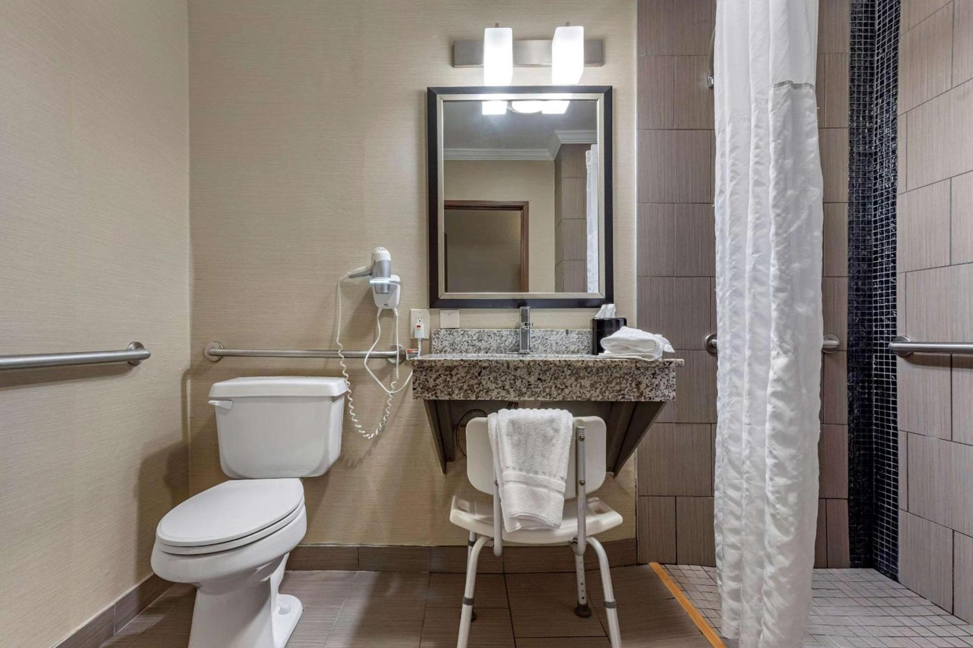 Comfort Inn & Suites Butler photo 24