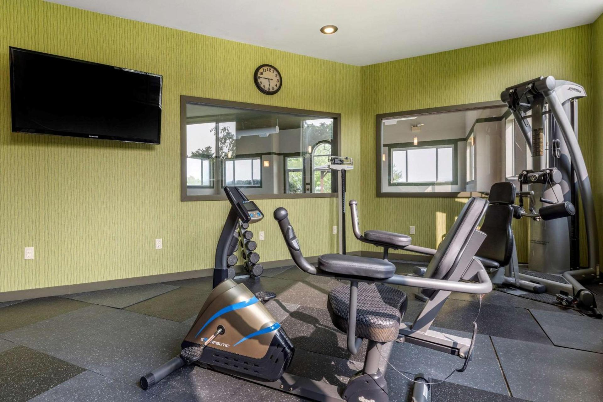 Comfort Inn & Suites Butler photo 26