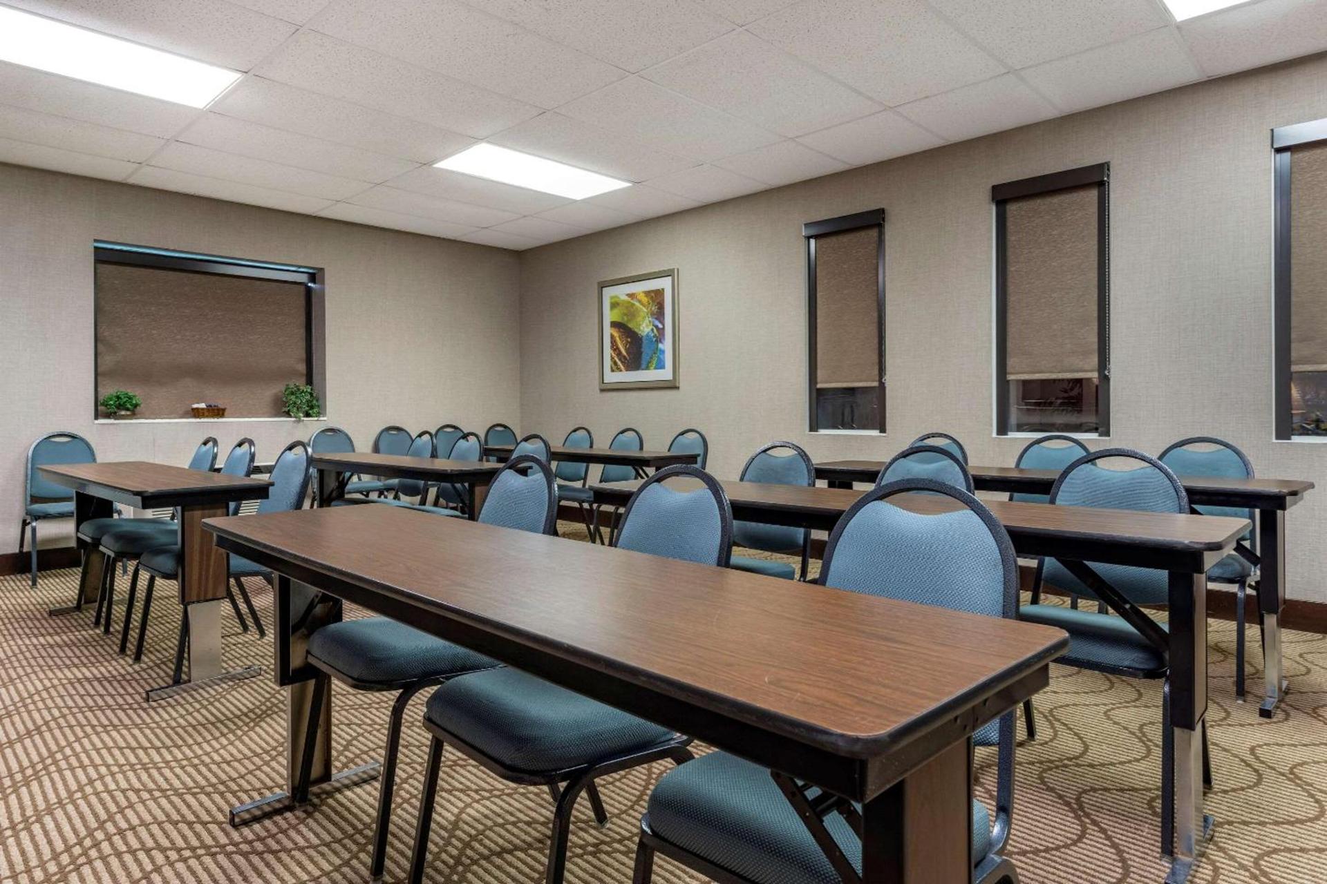 Comfort Inn & Suites Butler photo 28