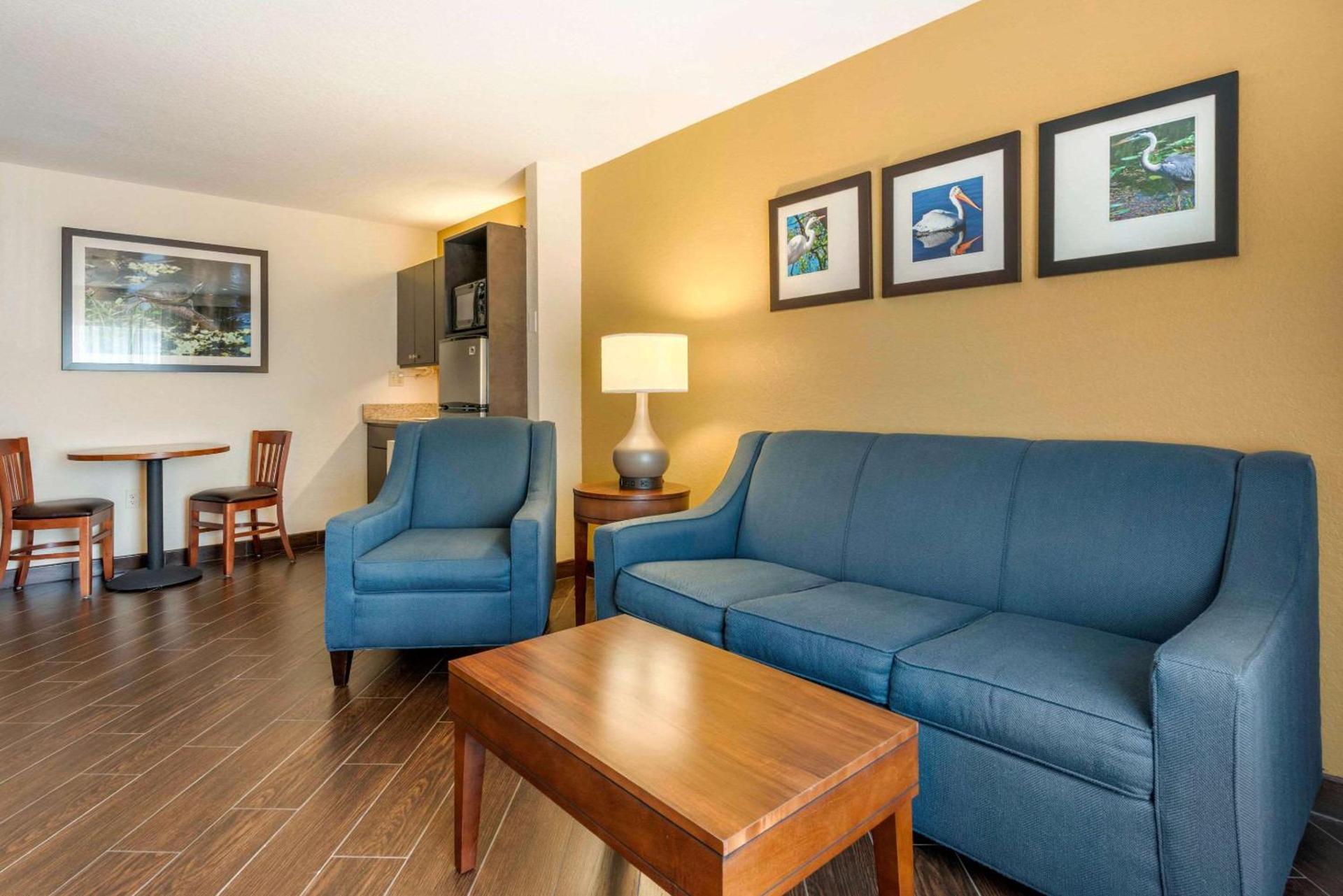 Comfort Suites Lady Lake - The Villages photo 17