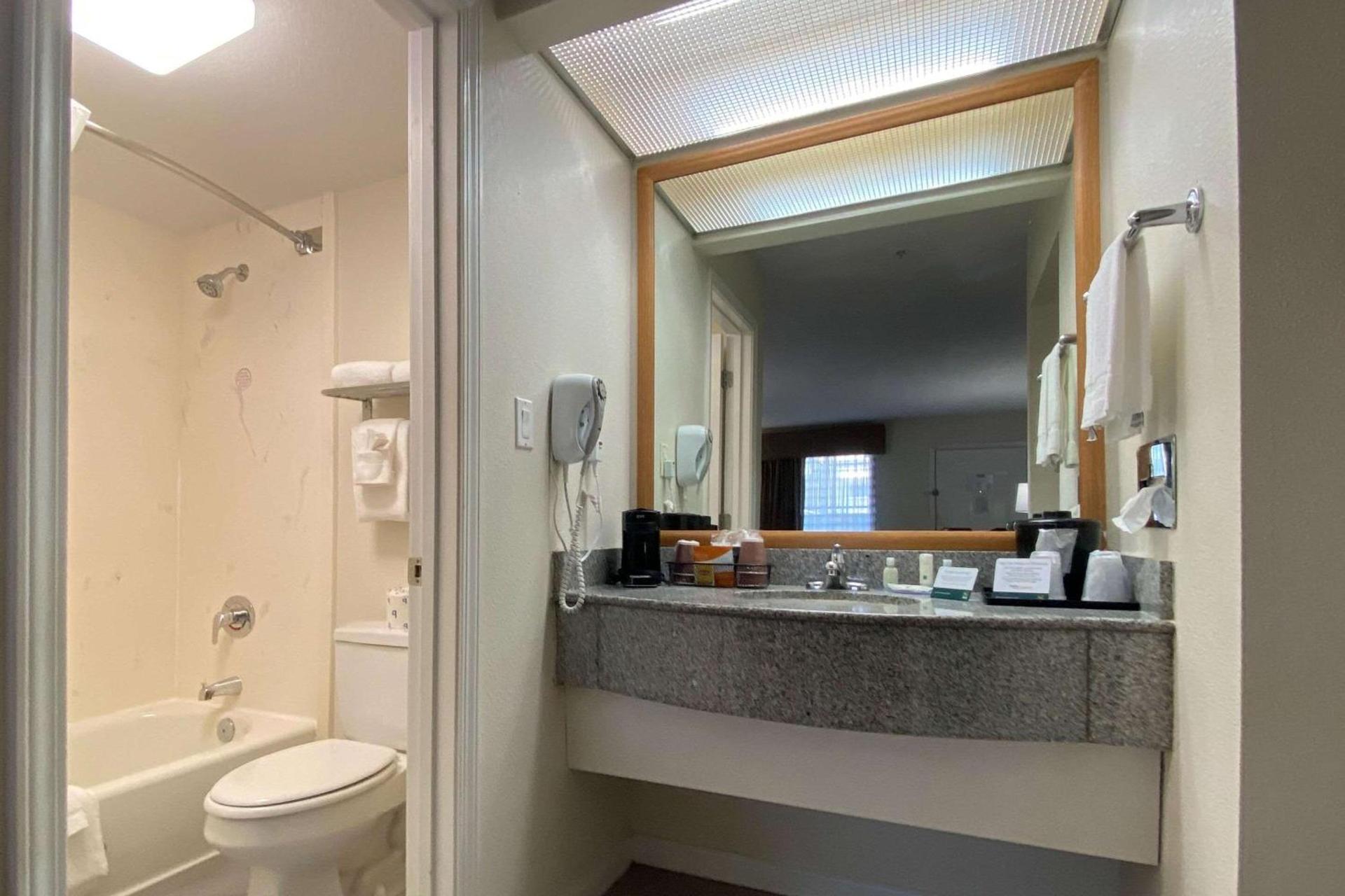 Quality Inn Branson - Hwy 76 Central photo 21