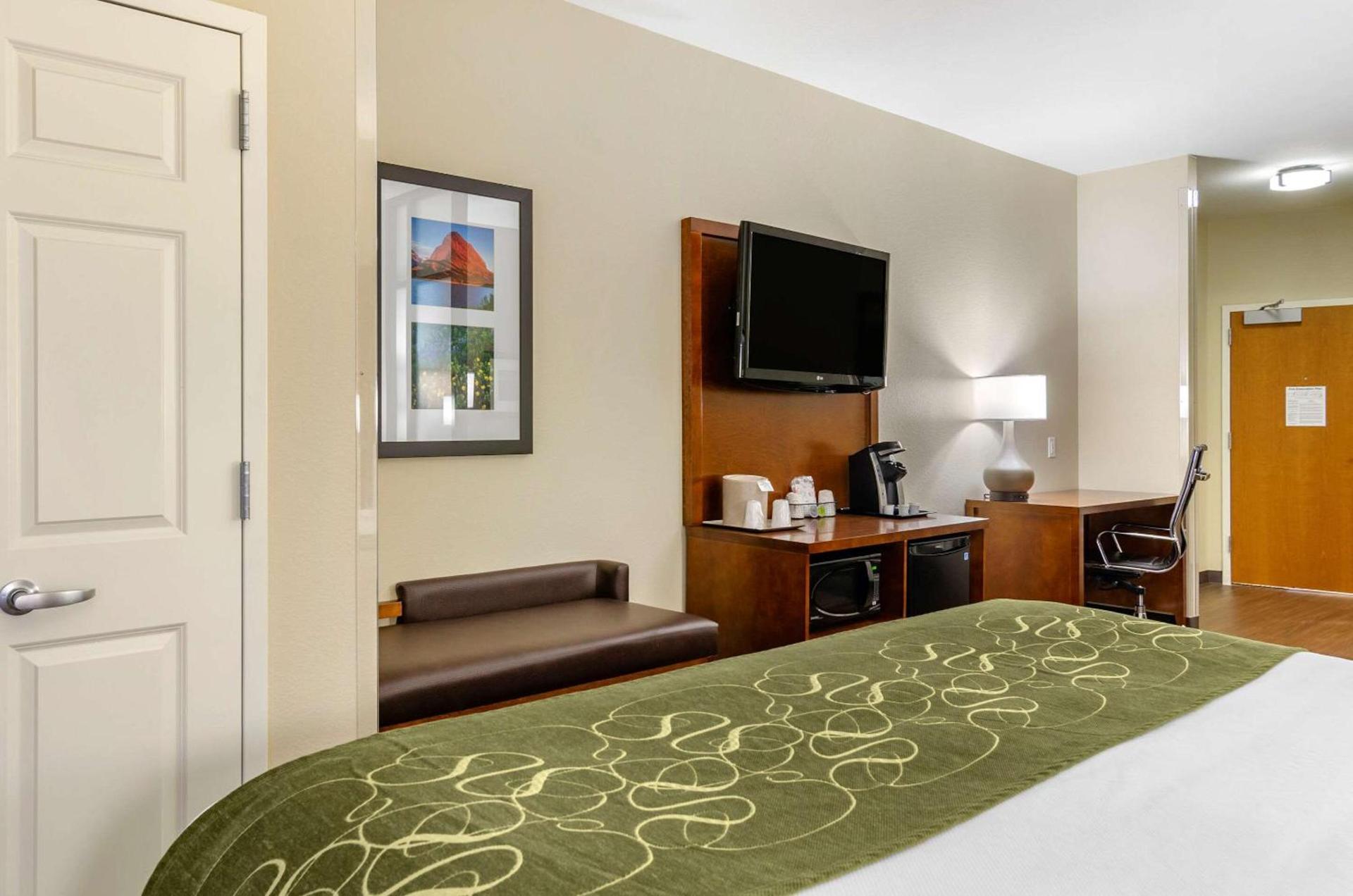 Comfort Suites Helena Airport photo 9