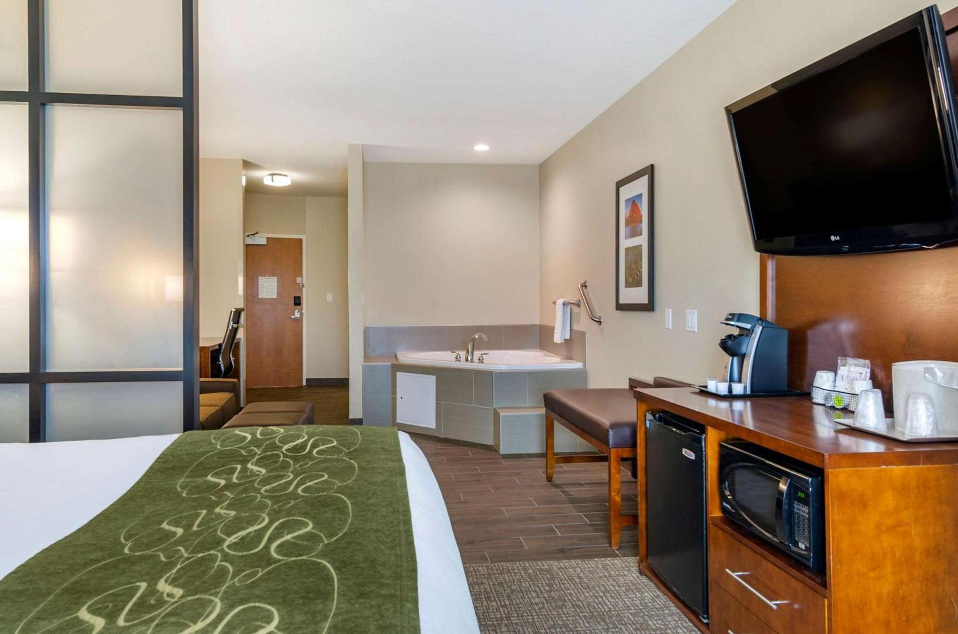 Comfort Suites Helena Airport photo 12