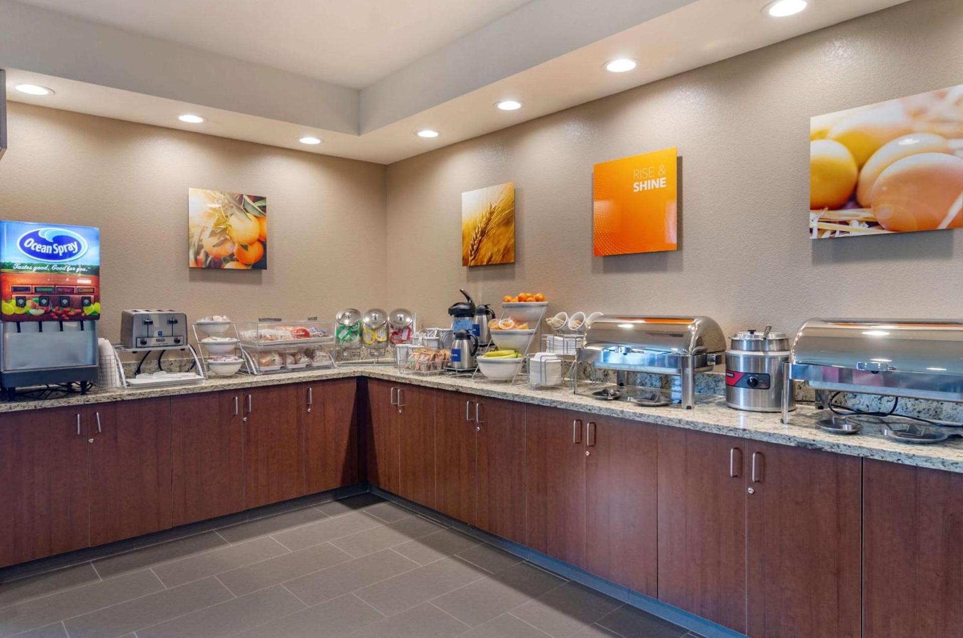 Comfort Suites Helena Airport photo 26